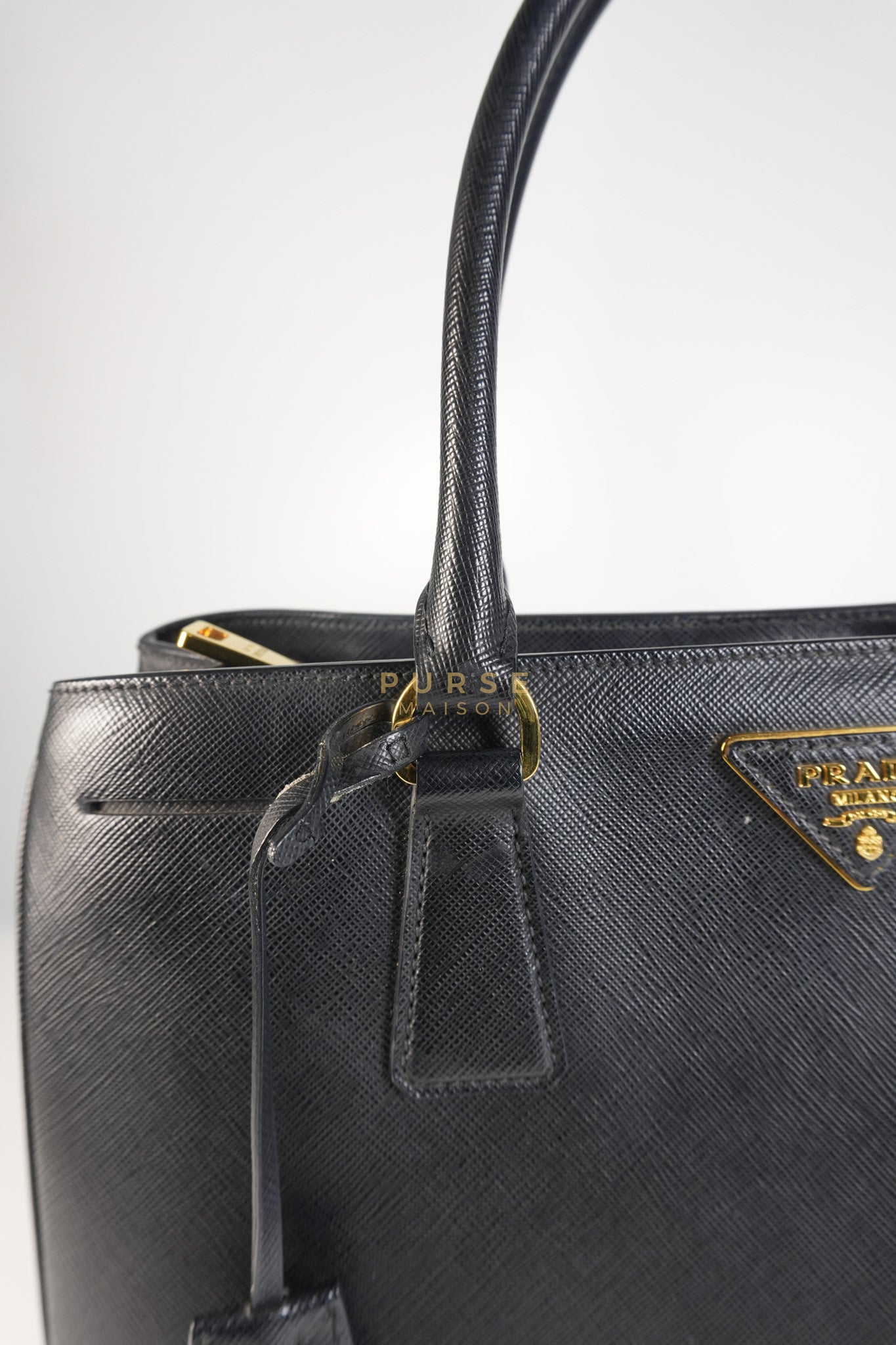 BN1874 Galleria Single Zip Tote Bag Medium in Black Saffiano Leather Lux | Purse Maison Luxury Bags Shop