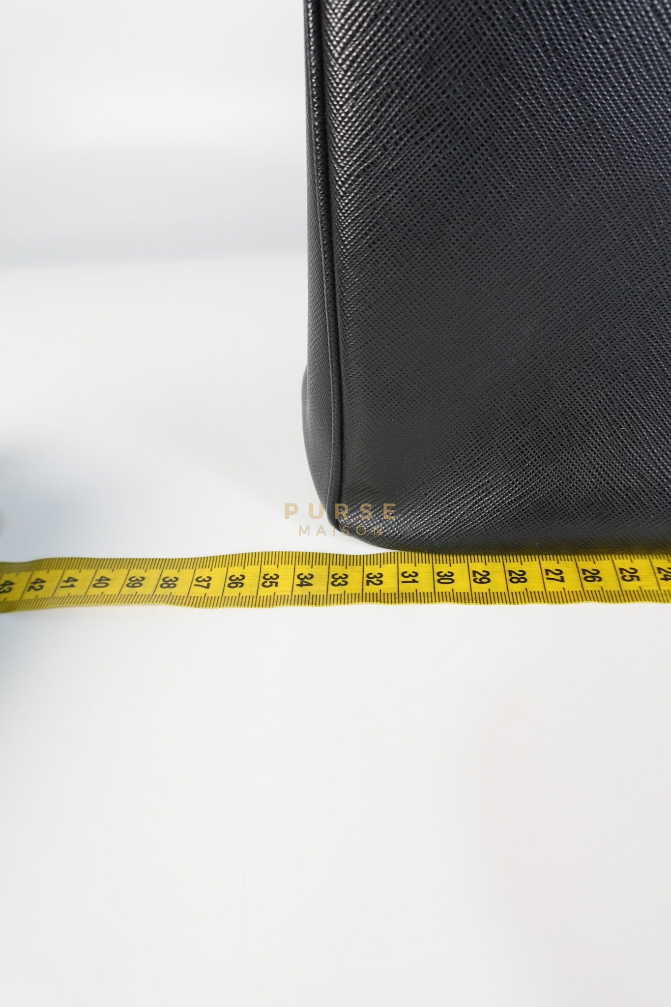 BN1874 Galleria Single Zip Tote Bag Medium in Black Saffiano Leather Lux | Purse Maison Luxury Bags Shop