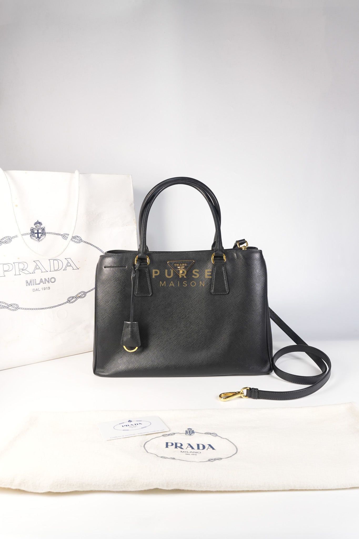 BN1874 Galleria Single Zip Tote Bag Medium in Black Saffiano Leather Lux | Purse Maison Luxury Bags Shop