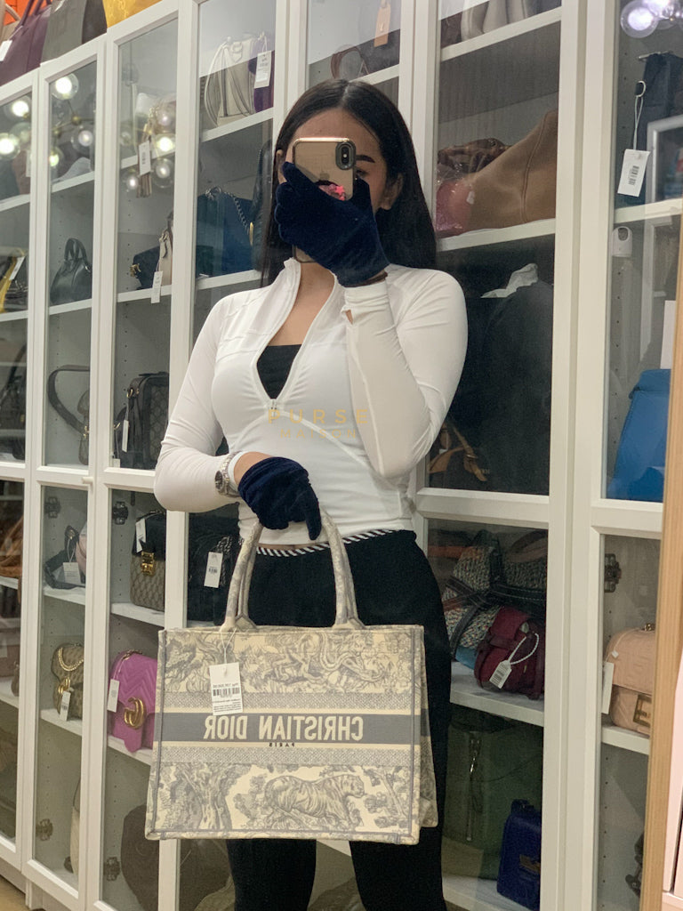 Book Tote Bag Medium in White & Gray | Purse Maison Luxury Bags Shop