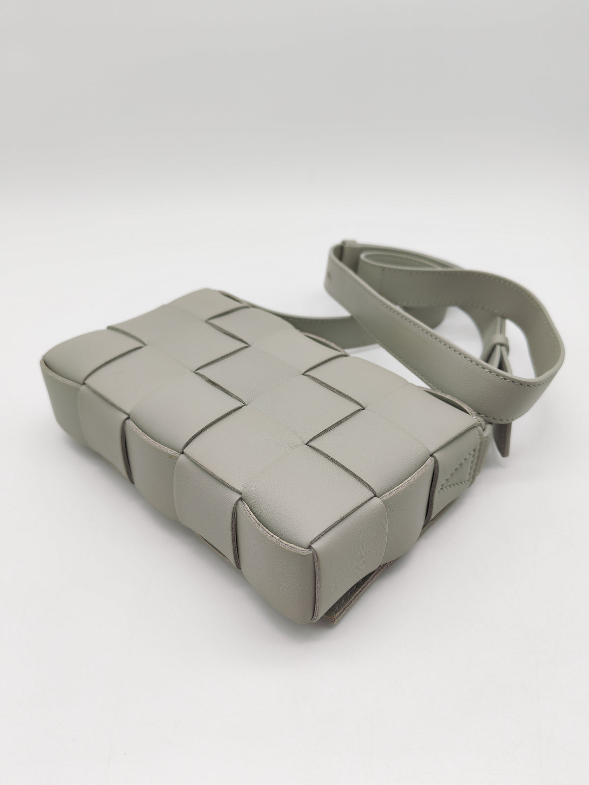 Bottega Veneta Cassette Crossbody Bag in Gray Intrecciato Leather | Purse Maison Luxury Bags Shop