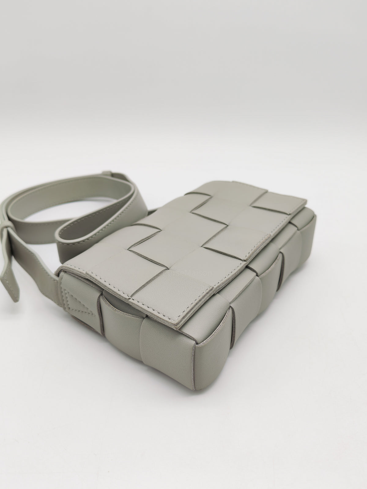 Bottega Veneta Cassette Crossbody Bag in Gray Intrecciato Leather | Purse Maison Luxury Bags Shop