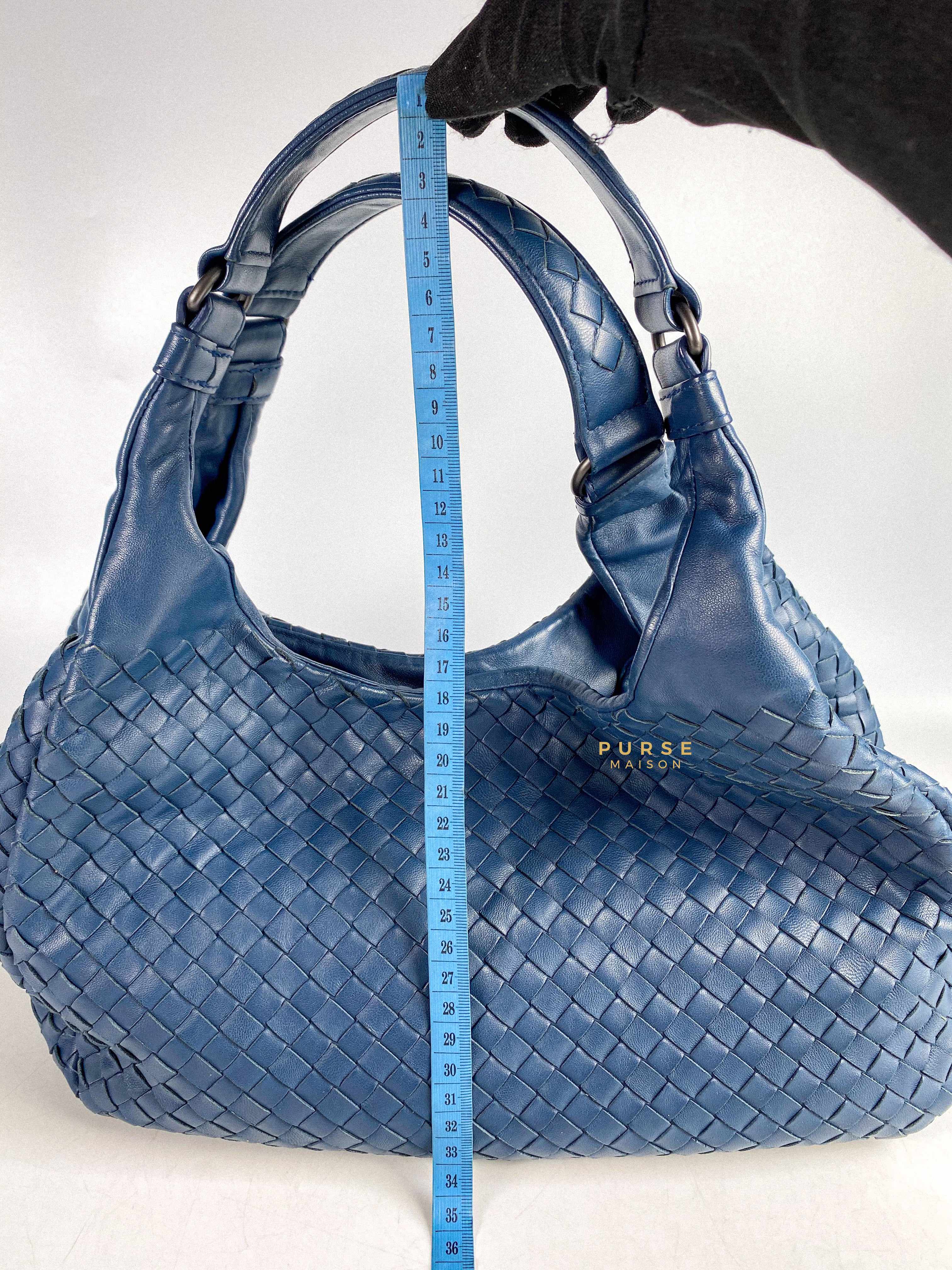 BOTTEGA VENETA MEDIUM CAMPANA HOBO BAG IN BLUE INTRECCIATO LEATHER - Still  in fashion