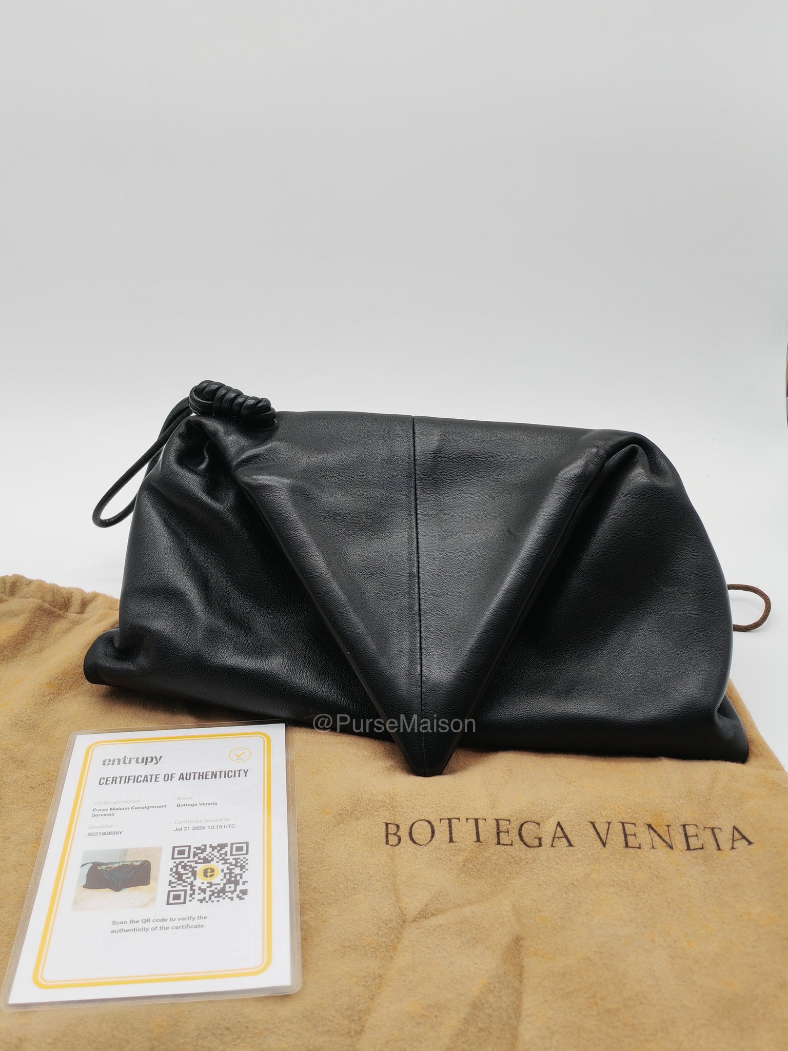 Bottega Veneta Trine Envelope Clutch in Black Smooth Calfskin Leather | Purse Maison Luxury Bags Shop