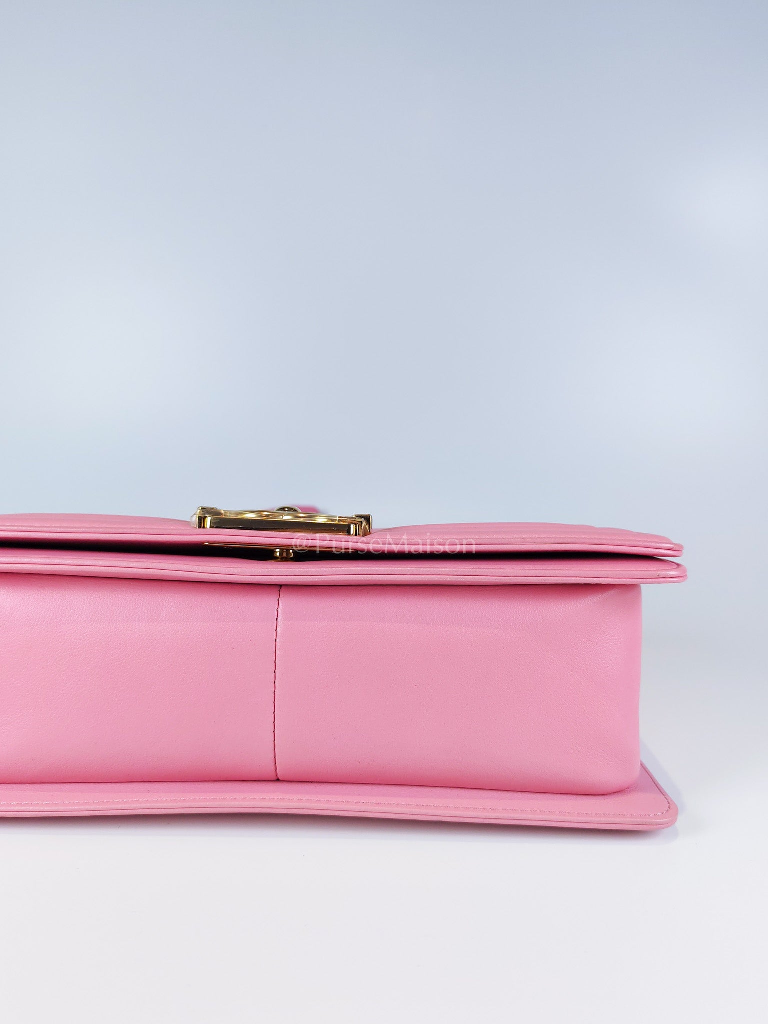 Boy Old Medium Chevron in Pink Calfskin Leather and Champagne Gold Hardware (Microchip) | Purse Maison Luxury Bags Shop