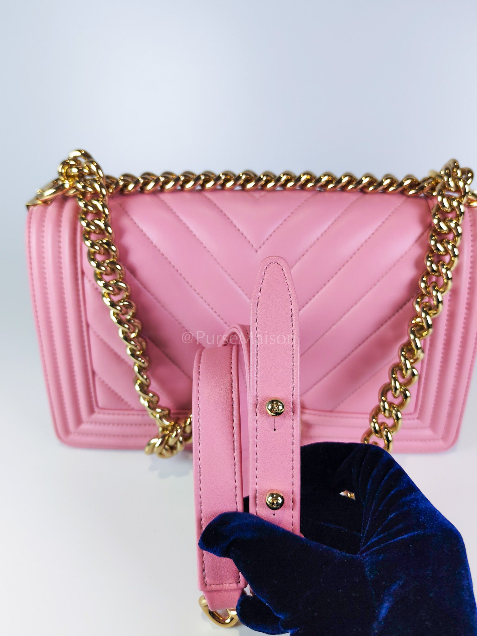 Boy Old Medium Chevron in Pink Calfskin Leather and Champagne Gold Hardware (Microchip) | Purse Maison Luxury Bags Shop