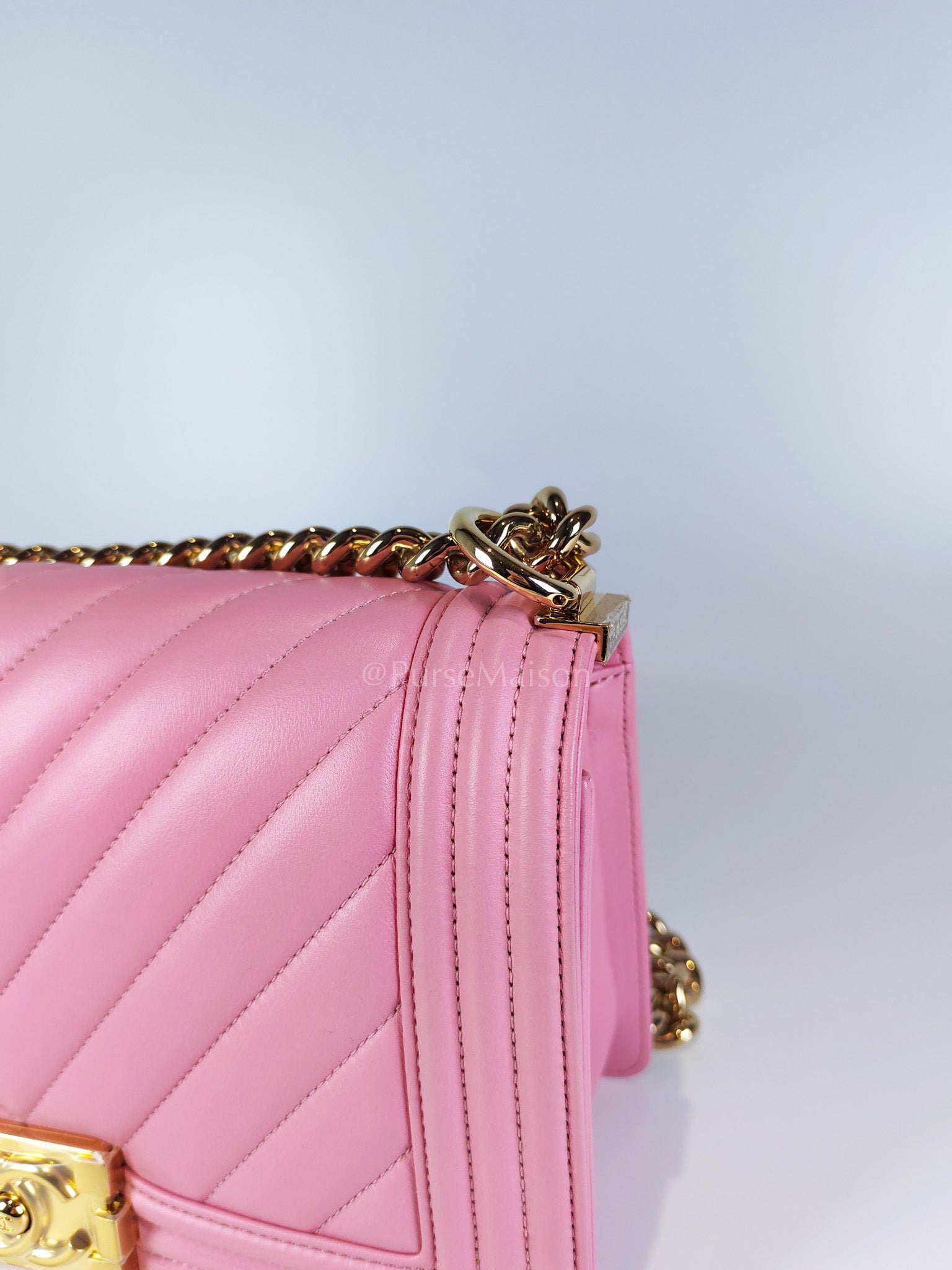 Boy Old Medium Chevron in Pink Calfskin Leather and Champagne Gold Hardware (Microchip) | Purse Maison Luxury Bags Shop