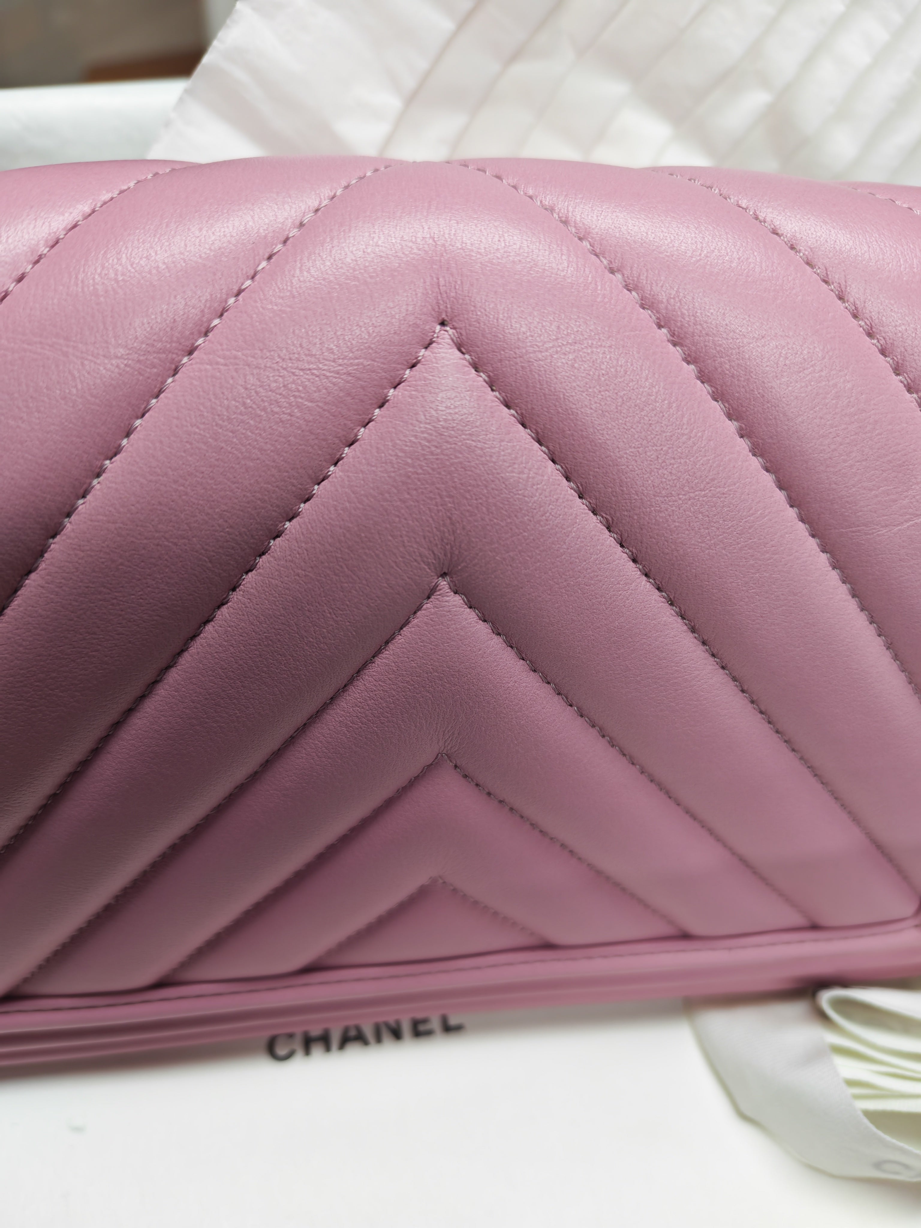 Boy Old Medium Chevron in Pink Calfskin Leather and Champagne Gold Hardware (Microchip) | Purse Maison Luxury Bags Shop