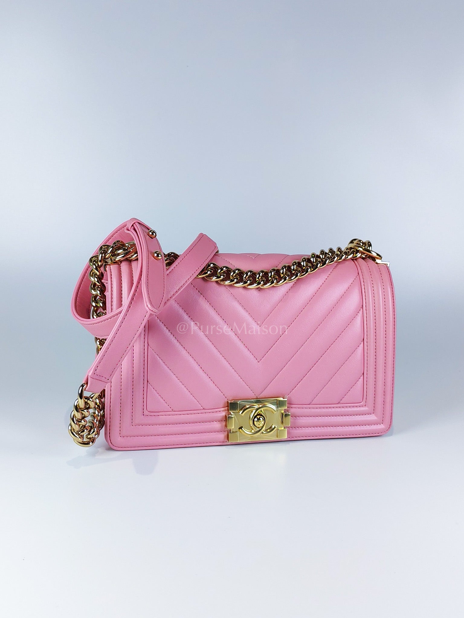 Boy Old Medium Chevron in Pink Calfskin Leather and Champagne Gold Hardware (Microchip) | Purse Maison Luxury Bags Shop