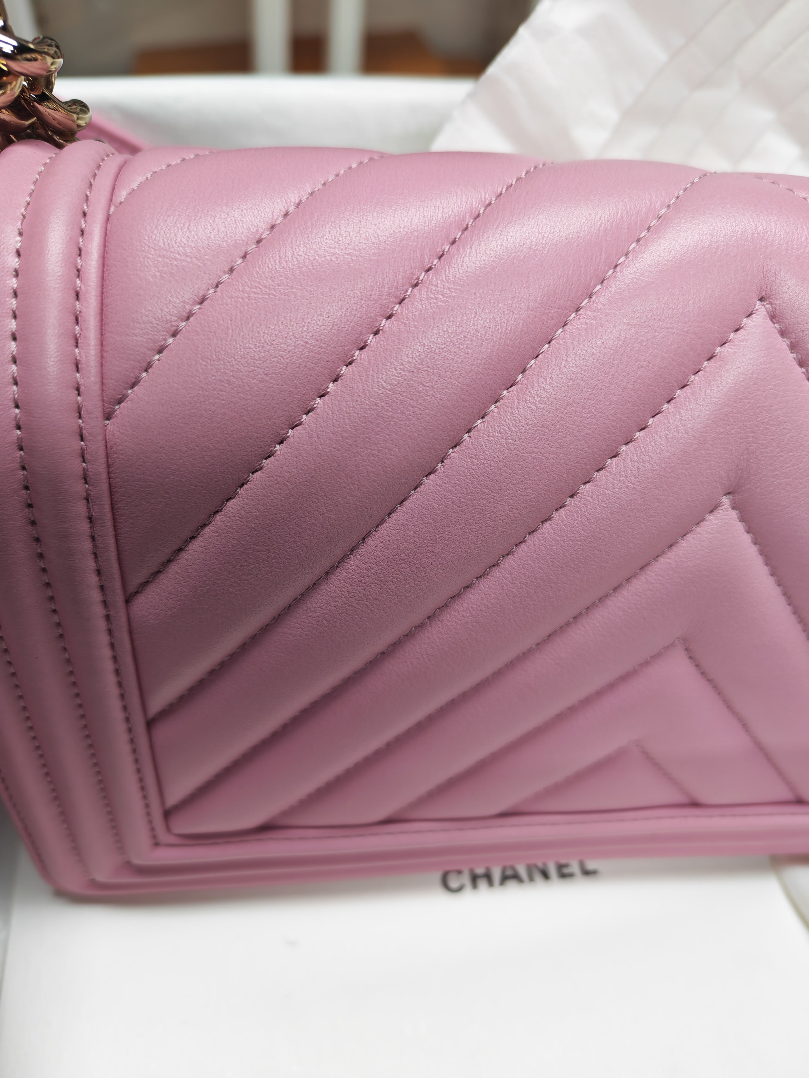 Boy Old Medium Chevron in Pink Calfskin Leather and Champagne Gold Hardware (Microchip) | Purse Maison Luxury Bags Shop