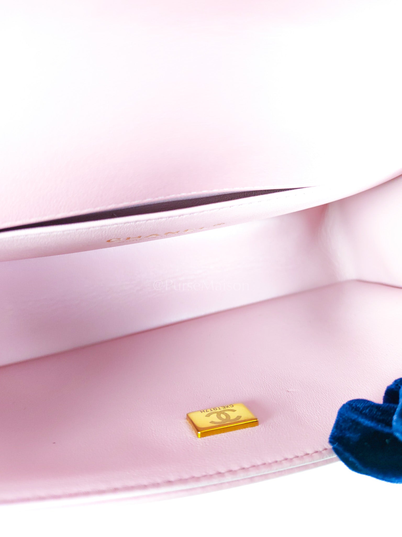 Boy Old Medium Chevron in Pink Calfskin Leather and Champagne Gold Hardware (Microchip) | Purse Maison Luxury Bags Shop