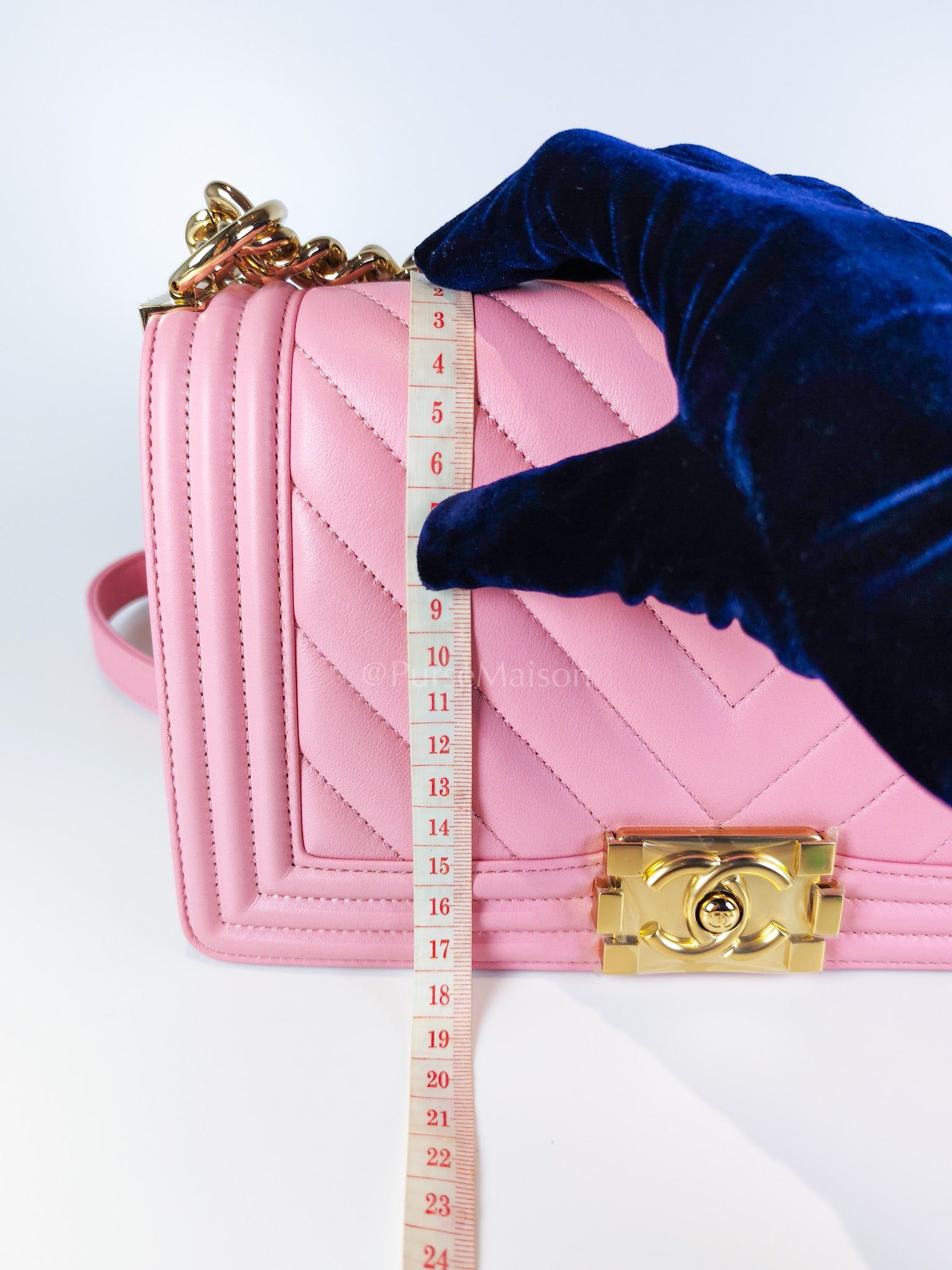 Boy Old Medium Chevron in Pink Calfskin Leather and Champagne Gold Hardware (Microchip) | Purse Maison Luxury Bags Shop