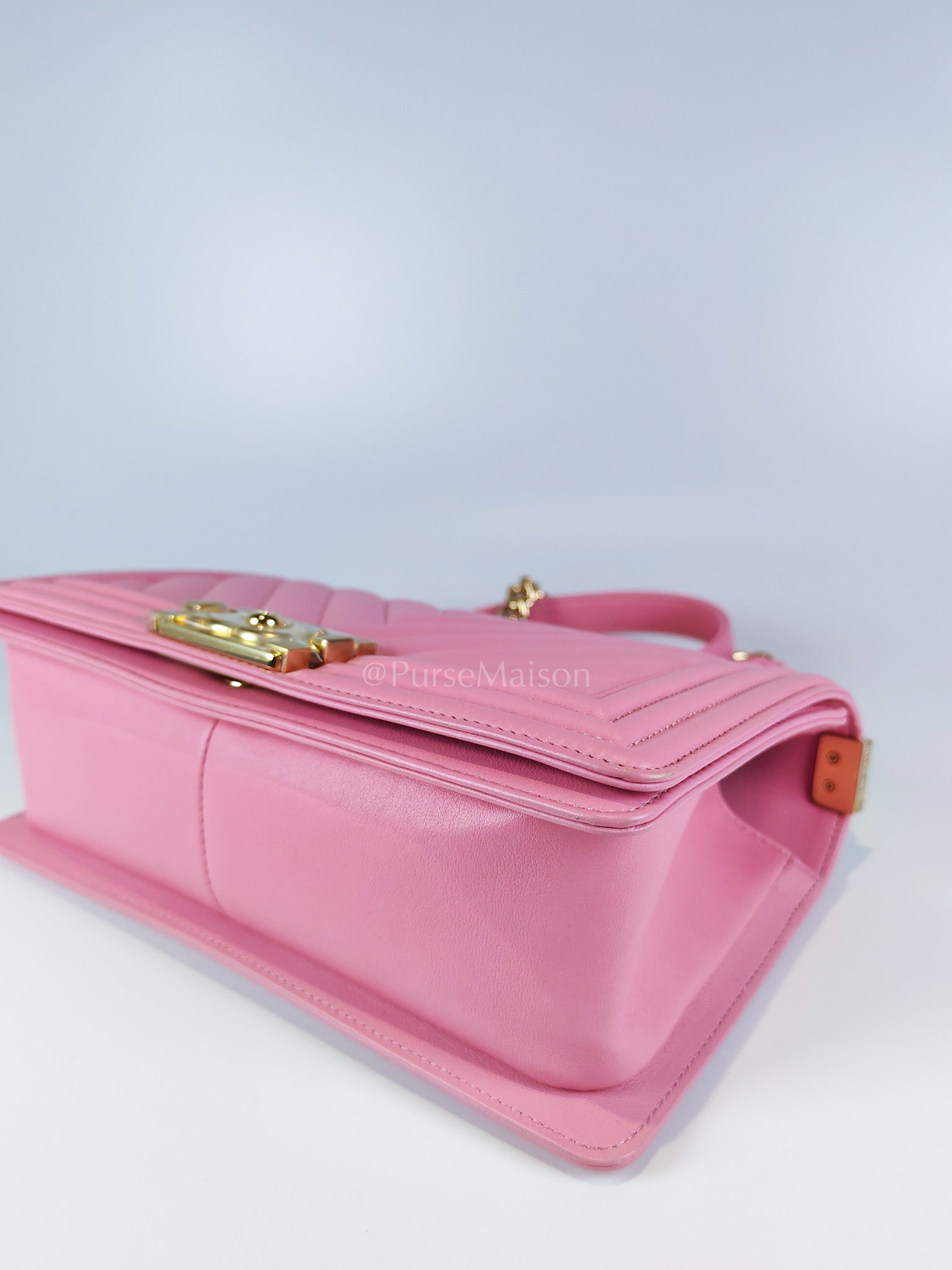 Boy Old Medium Chevron in Pink Calfskin Leather and Champagne Gold Hardware (Microchip) | Purse Maison Luxury Bags Shop