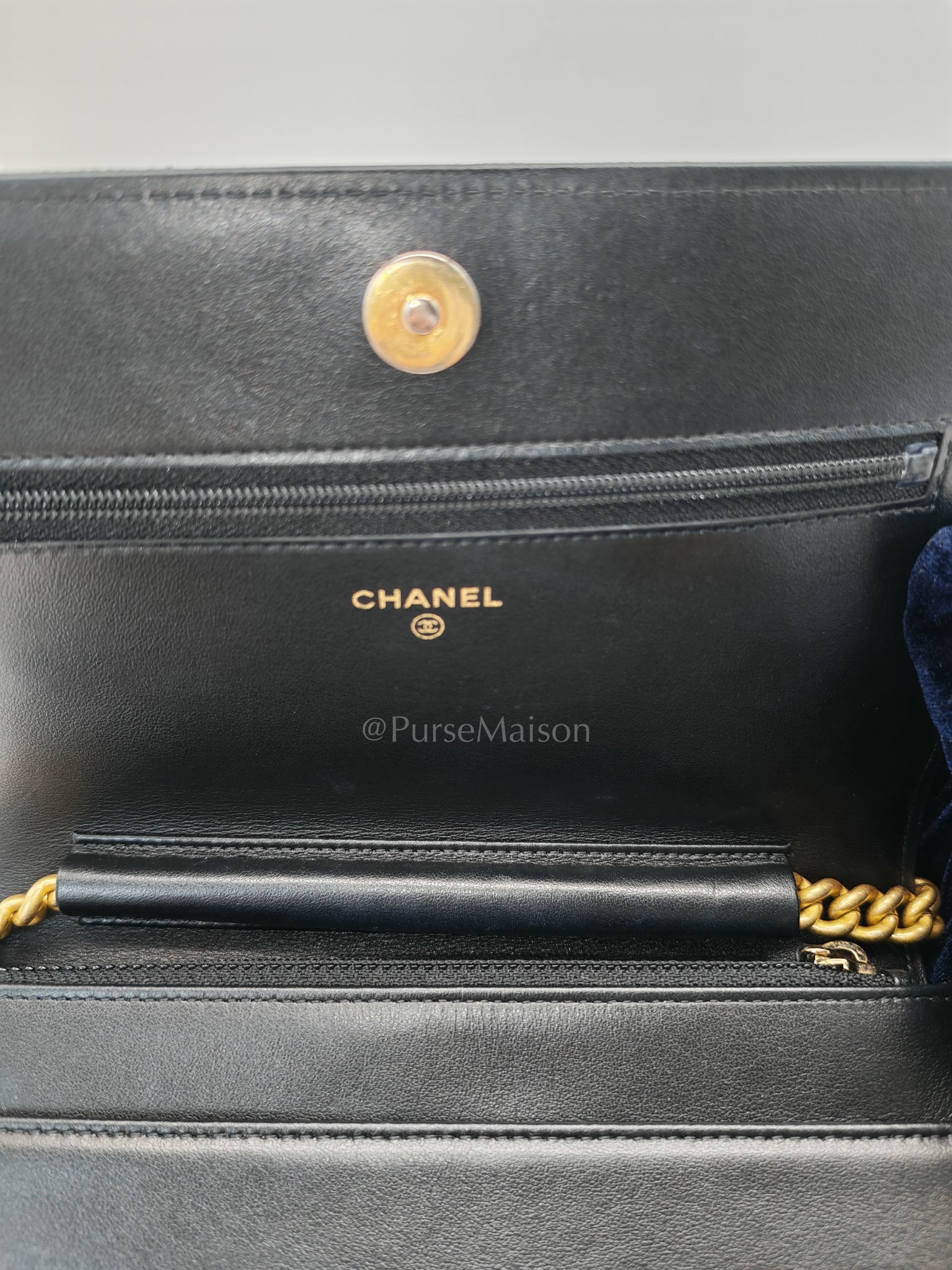 Boy Wallet On Chain Black Caviar Leather in Aged Gold Hardware(Series 30) | Purse Maison Luxury Bags Shop