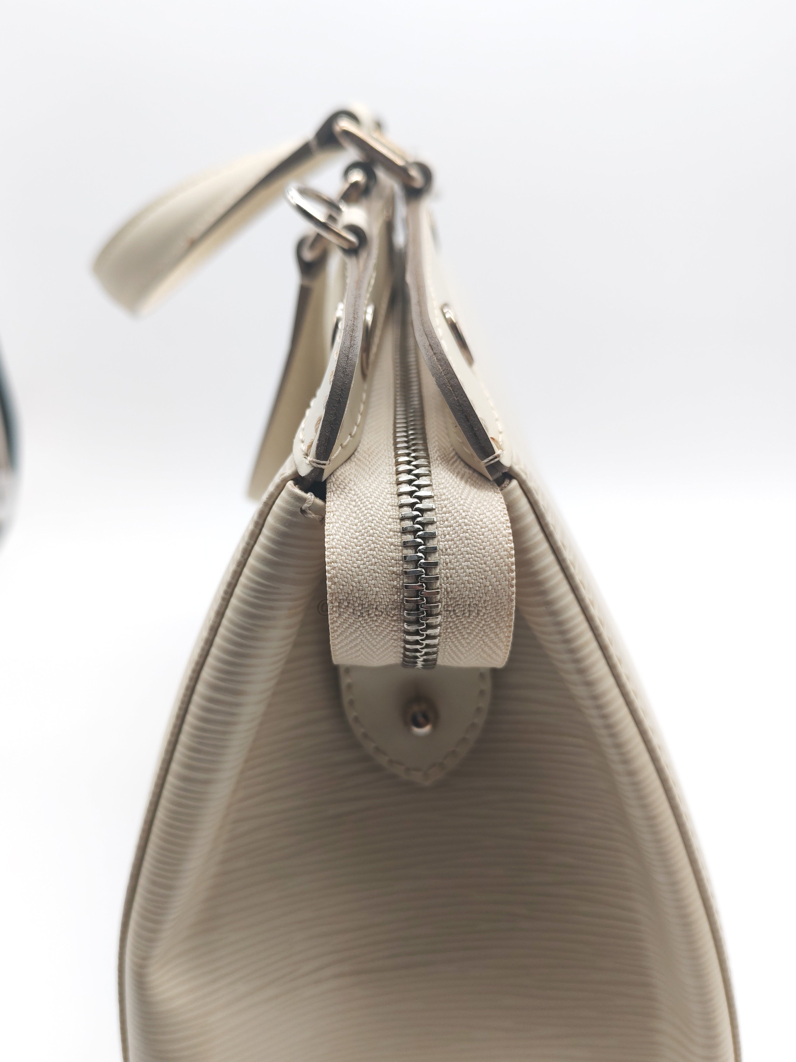 Brea GM in White Ivorie Epi Leather & Silver Hardware | Purse Maison Luxury Bags Shop