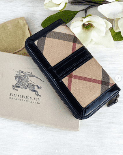 Burberry Long Zipped Wallet