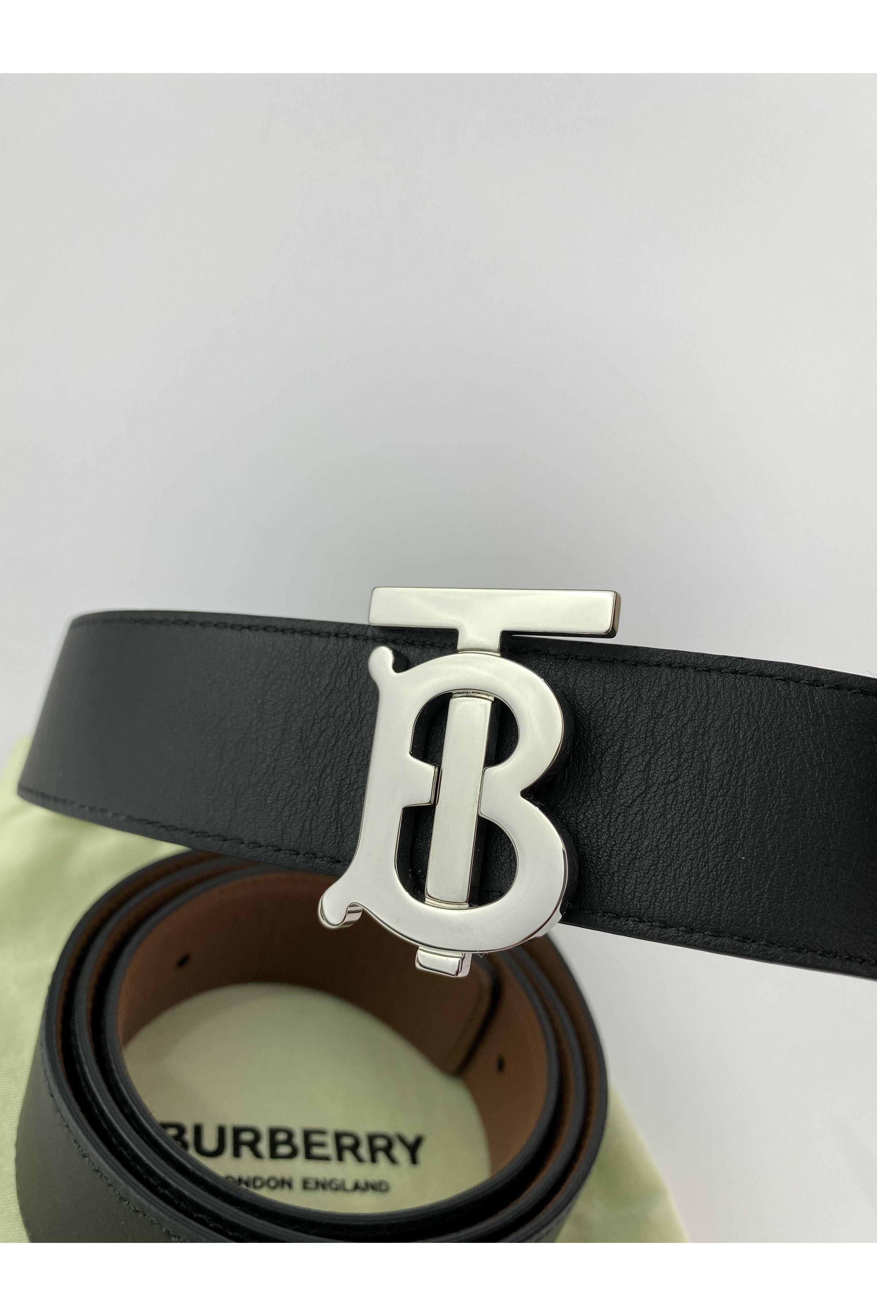 Burberry Reversible belt unisex size Large 115cm long and 3.5 cm wide