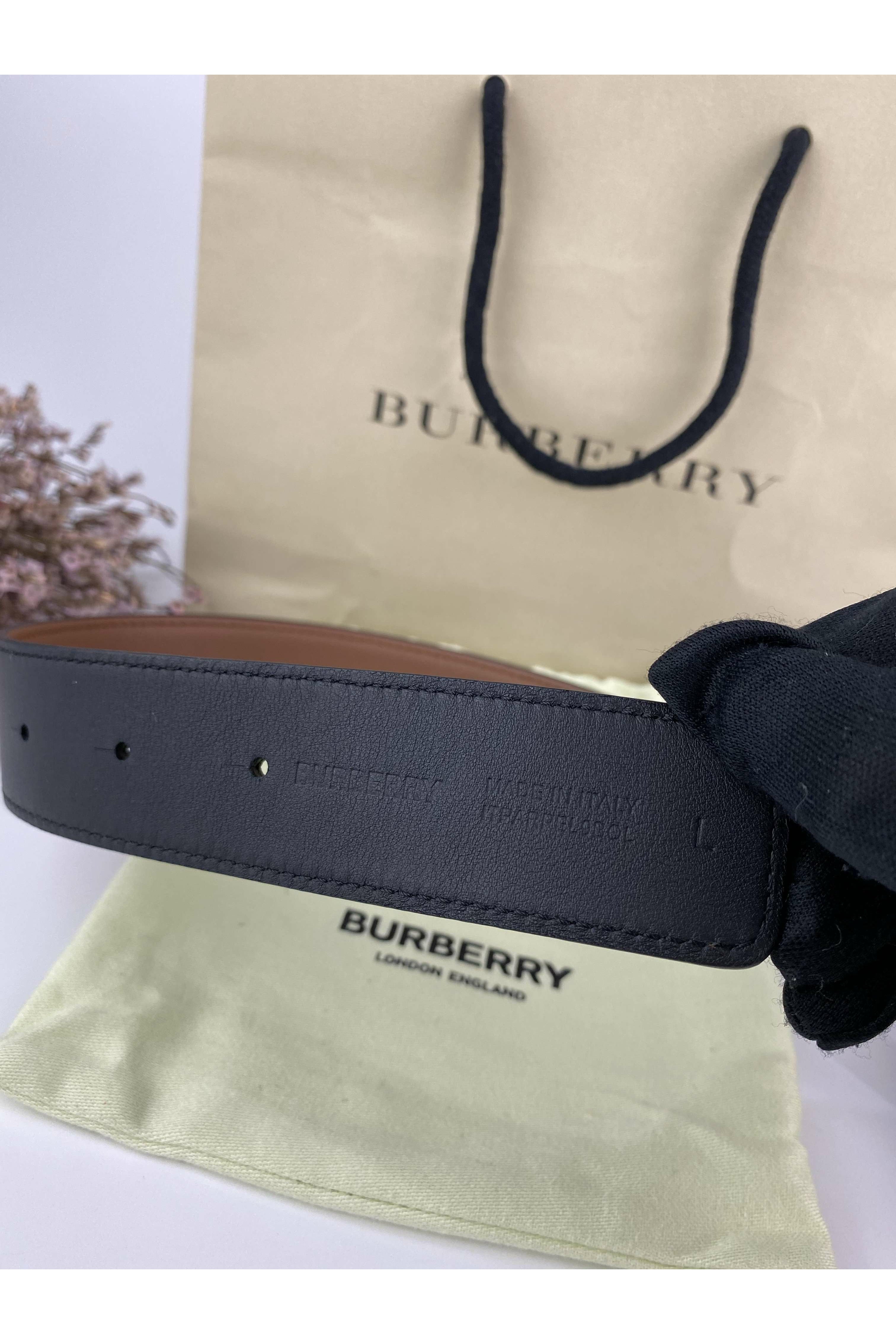 Burberry Reversible belt unisex size Large 115cm long and 3.5 cm wide