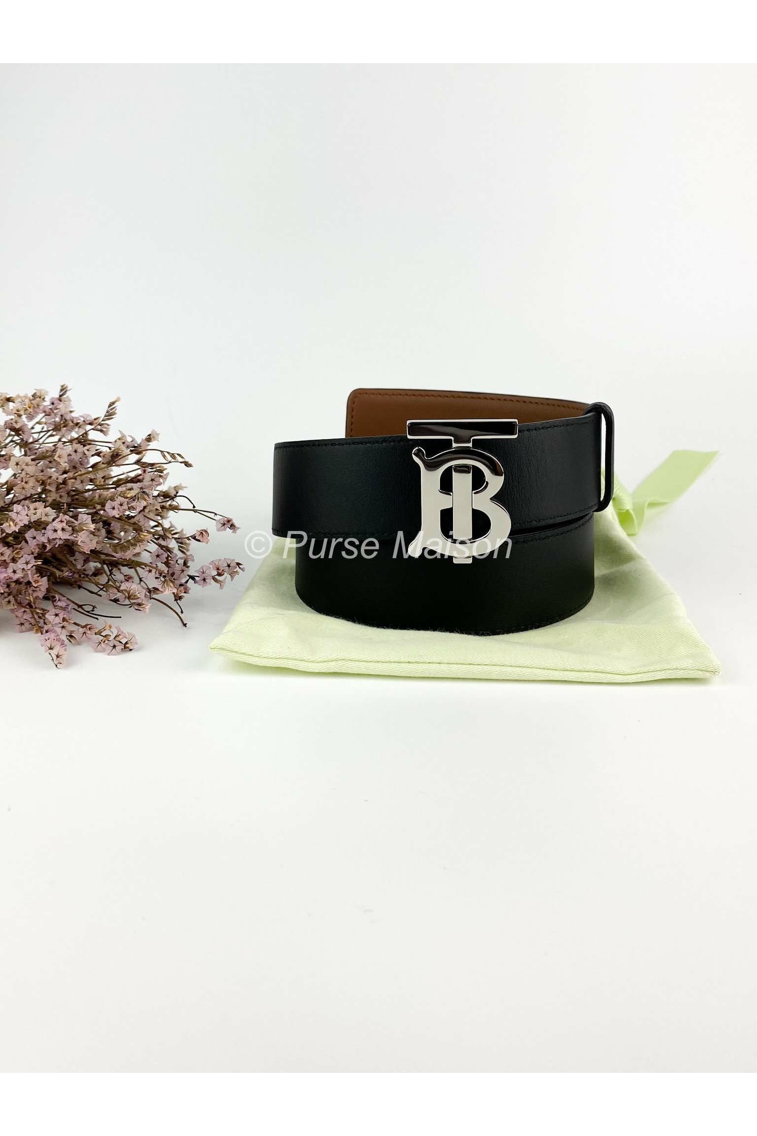 Burberry Reversible belt unisex size Large 115cm long and 3.5 cm wide