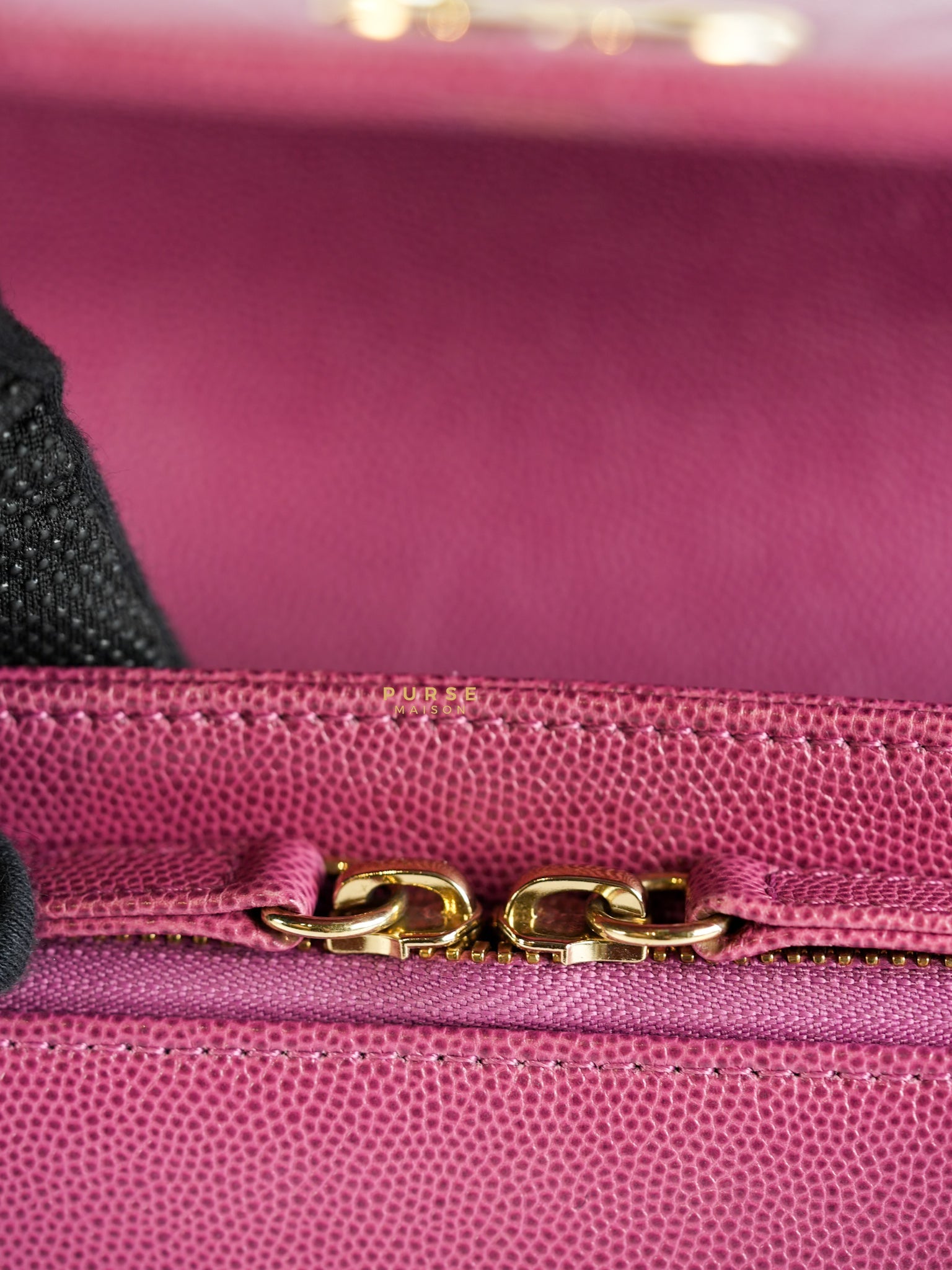 Business Affinity Medium in Mauve Pink Caviar and Light Gold Hardware Series 23 | Purse Maison Luxury Bags Shop