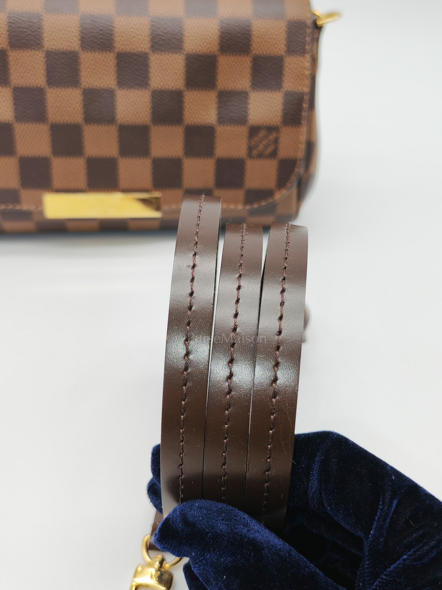 Favorite PM Pochette in Damier Ebene Canvas Shoulder Bag (Date Code: DU2124)