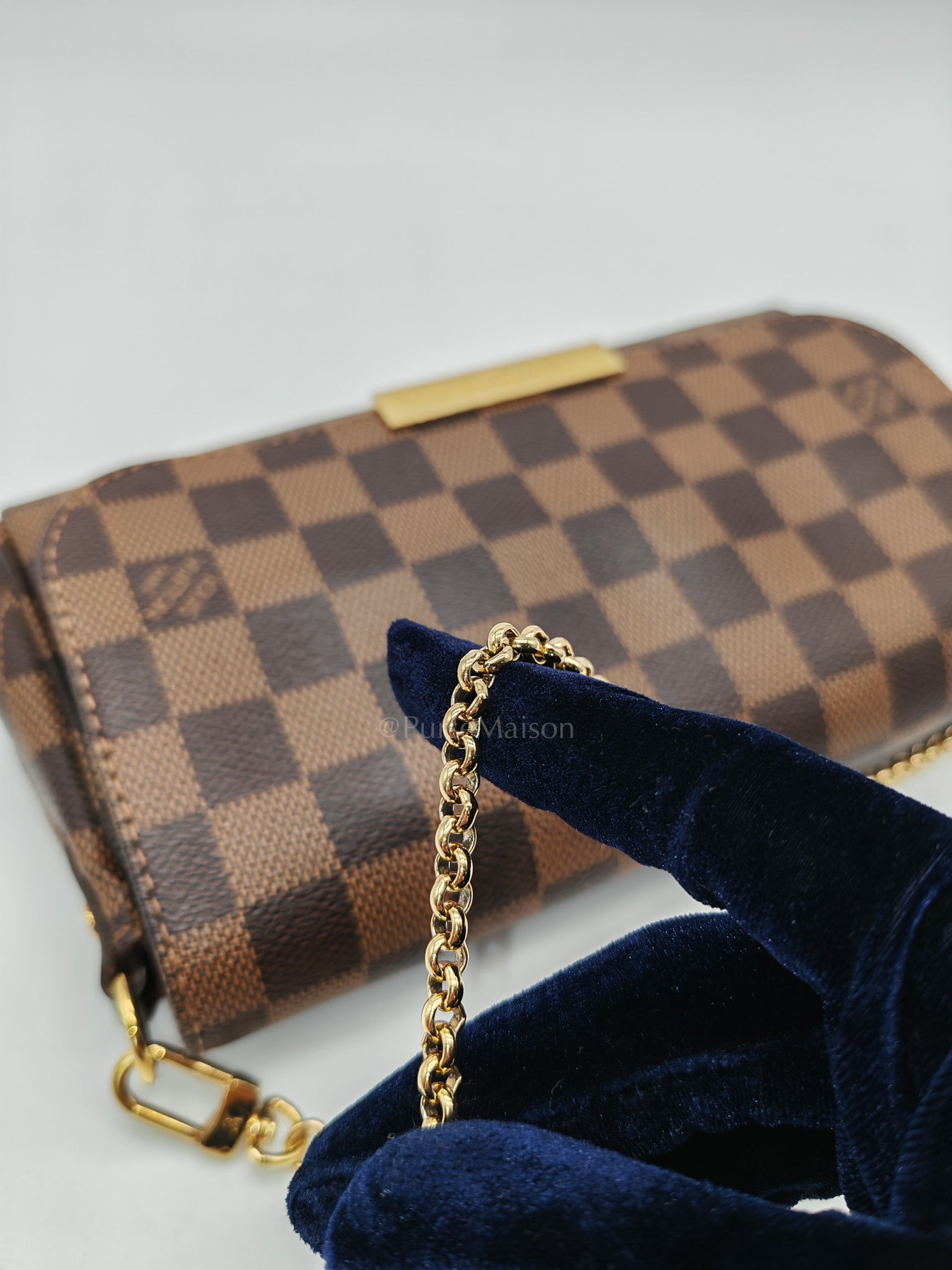 Favorite PM Pochette in Damier Ebene Canvas Shoulder Bag (Date Code: DU2124)