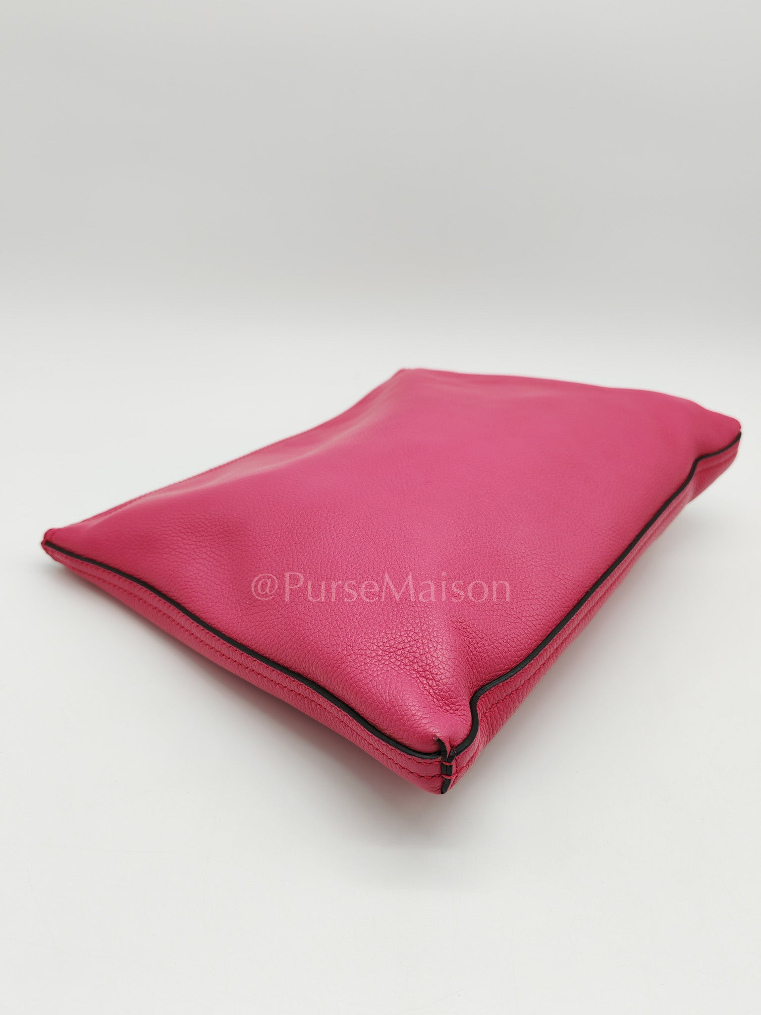 Porfolio Clutch in Pink Gucci Print Prominent Green Logo