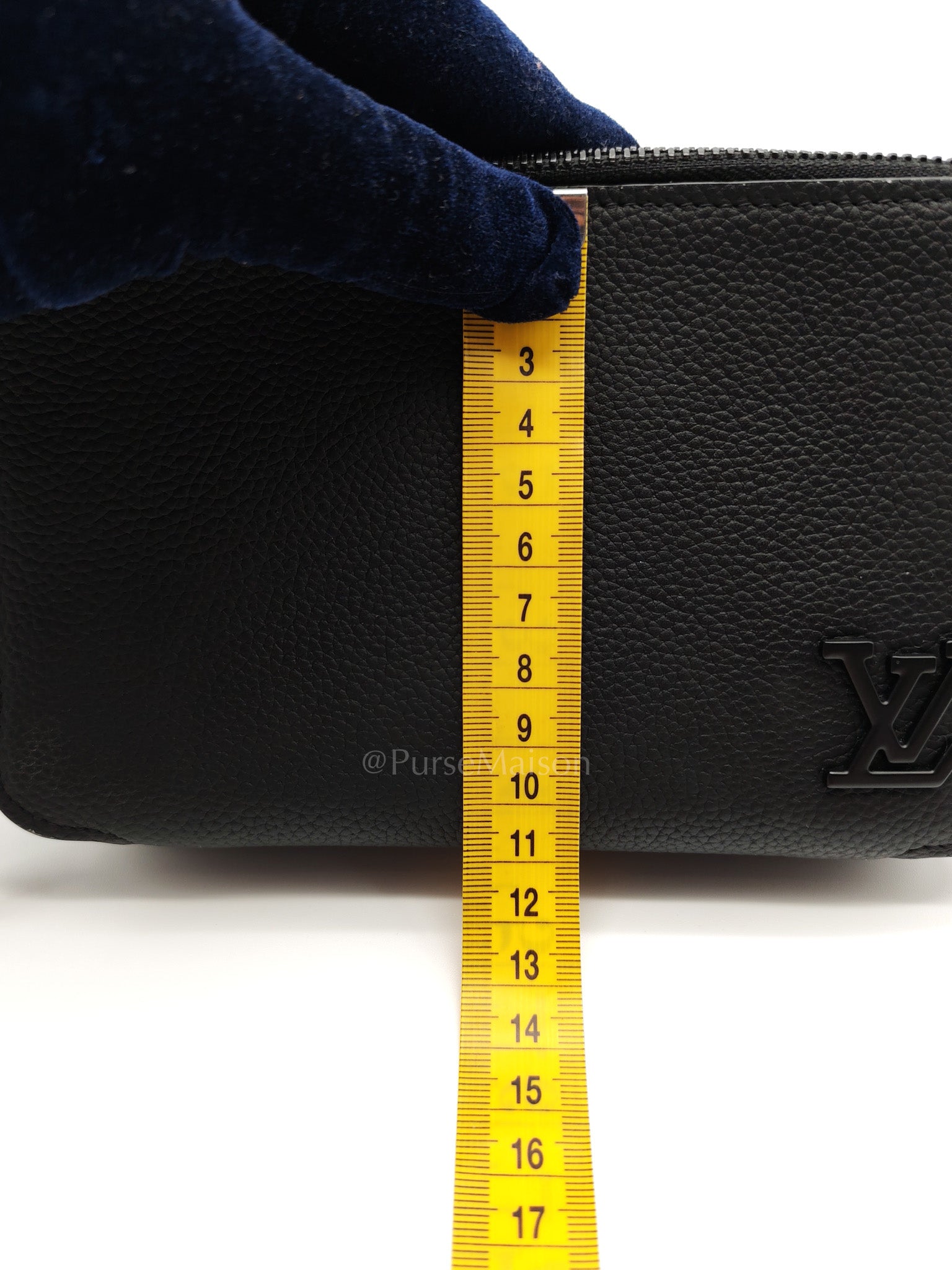 Alpha Wearable Wallet Aerogram in Black Grained Calfskin Leather Crossbody Bag (Microchip)