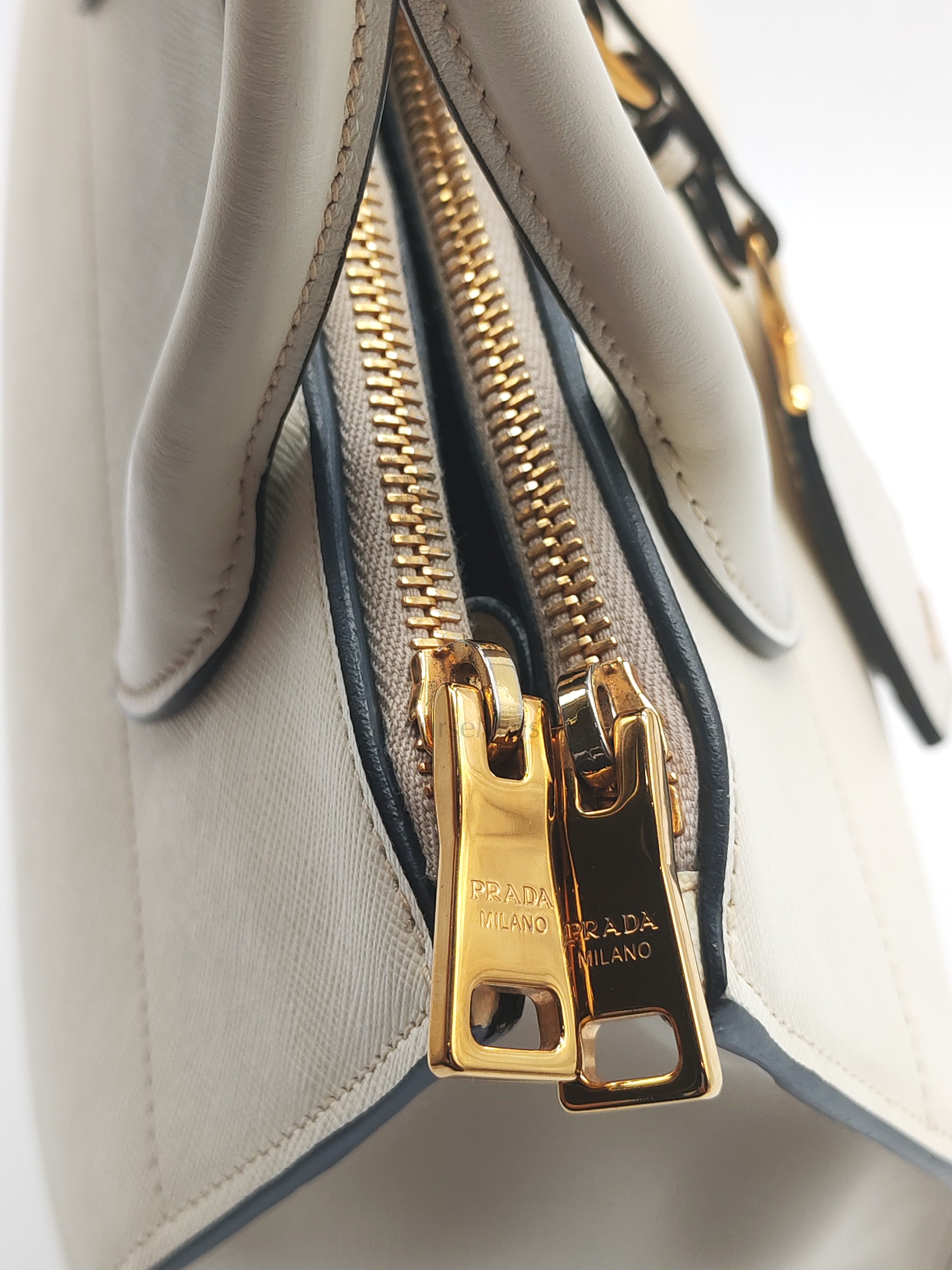 1BA103 Paradigme in Off-White Saffiano City Calfskin Greche Shoulder Bag