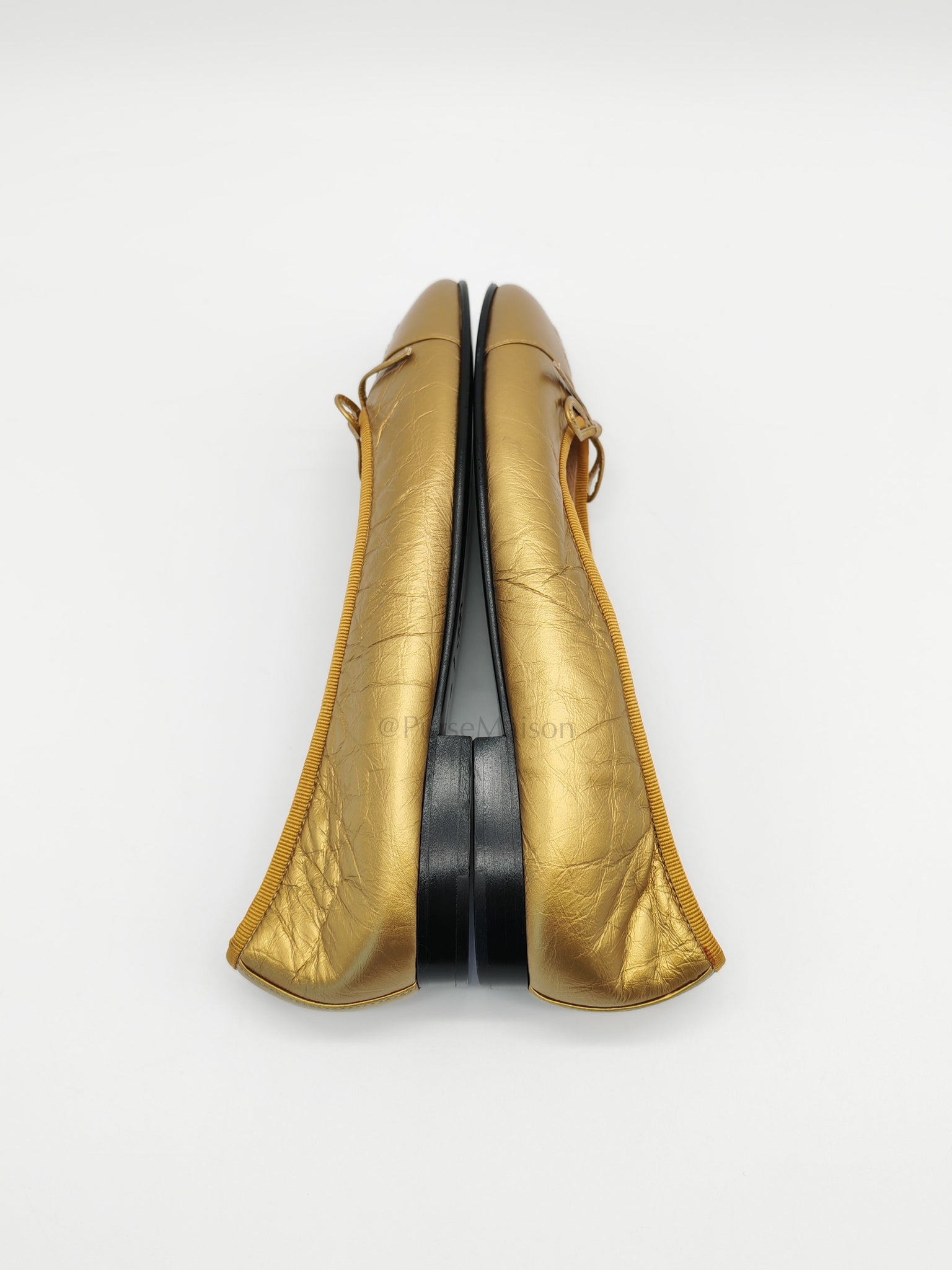 Cap Toe Ballerina Flats in Metallic Gold in Distressed Leather Size 38EU (24cm)