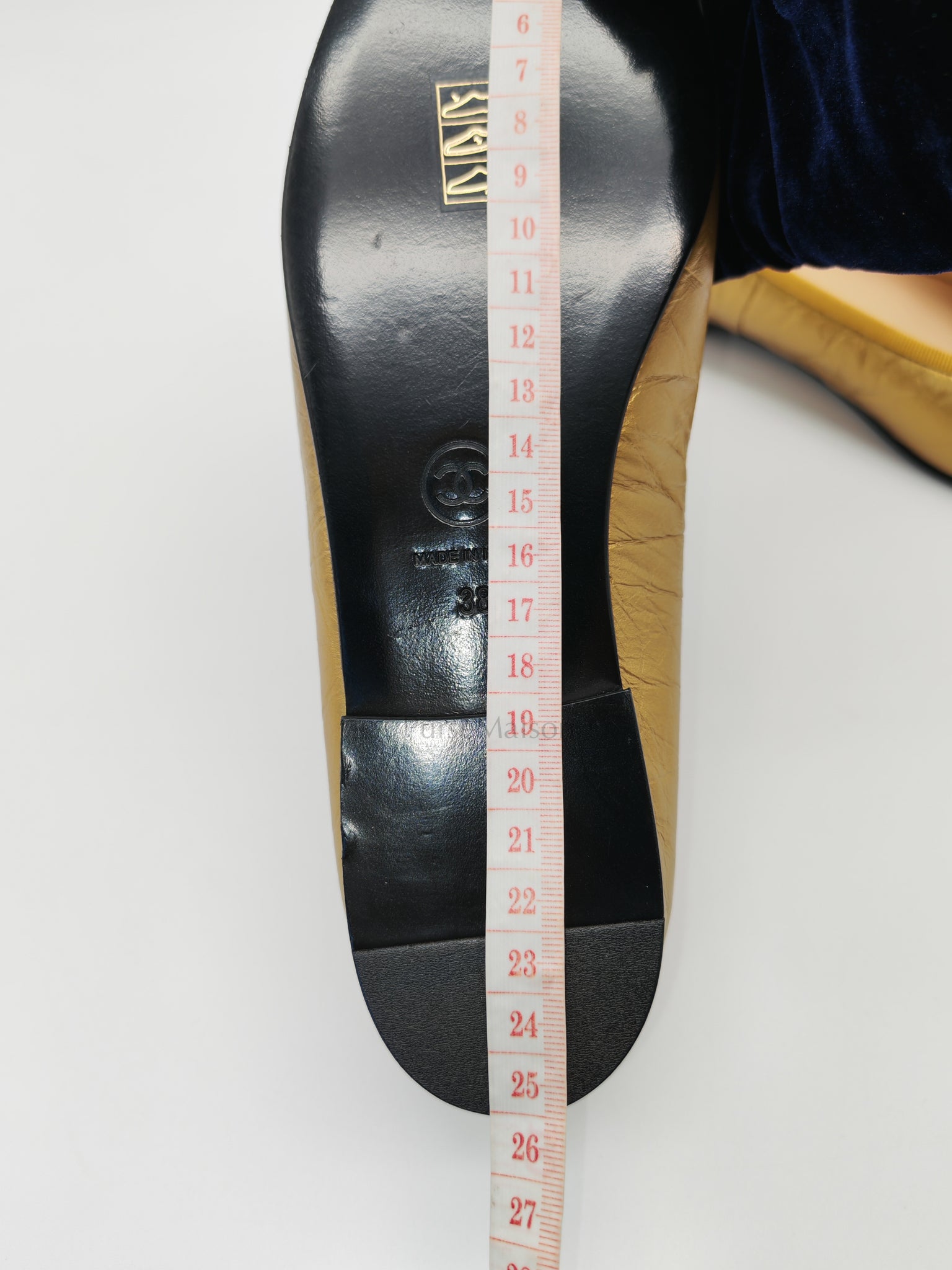 Cap Toe Ballerina Flats in Metallic Gold in Distressed Leather Size 38EU (24cm)