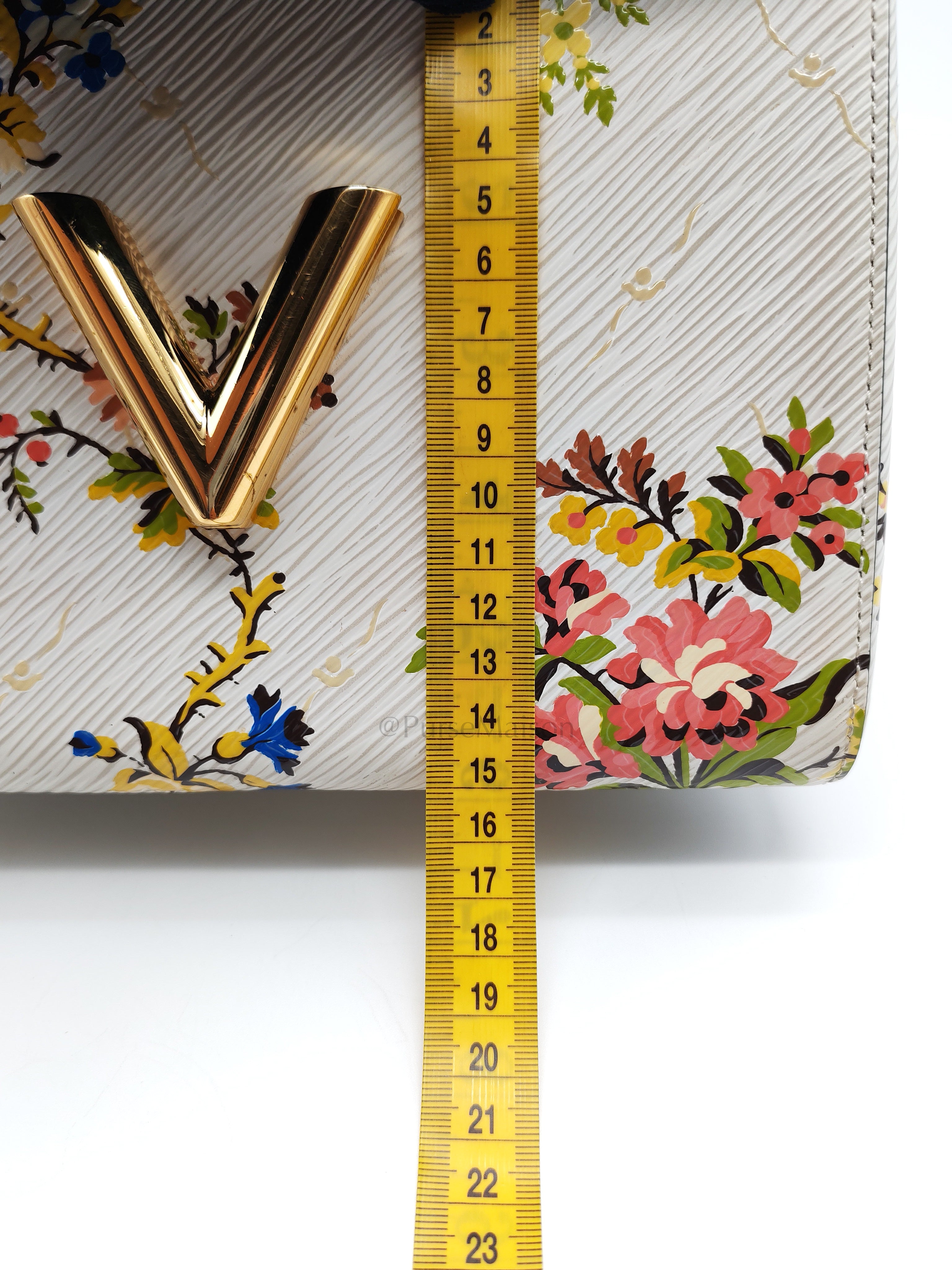 Twist Lock MM in White Romantic Blossom Epi Leather & Gold Hardware (Date Code: SR0138)