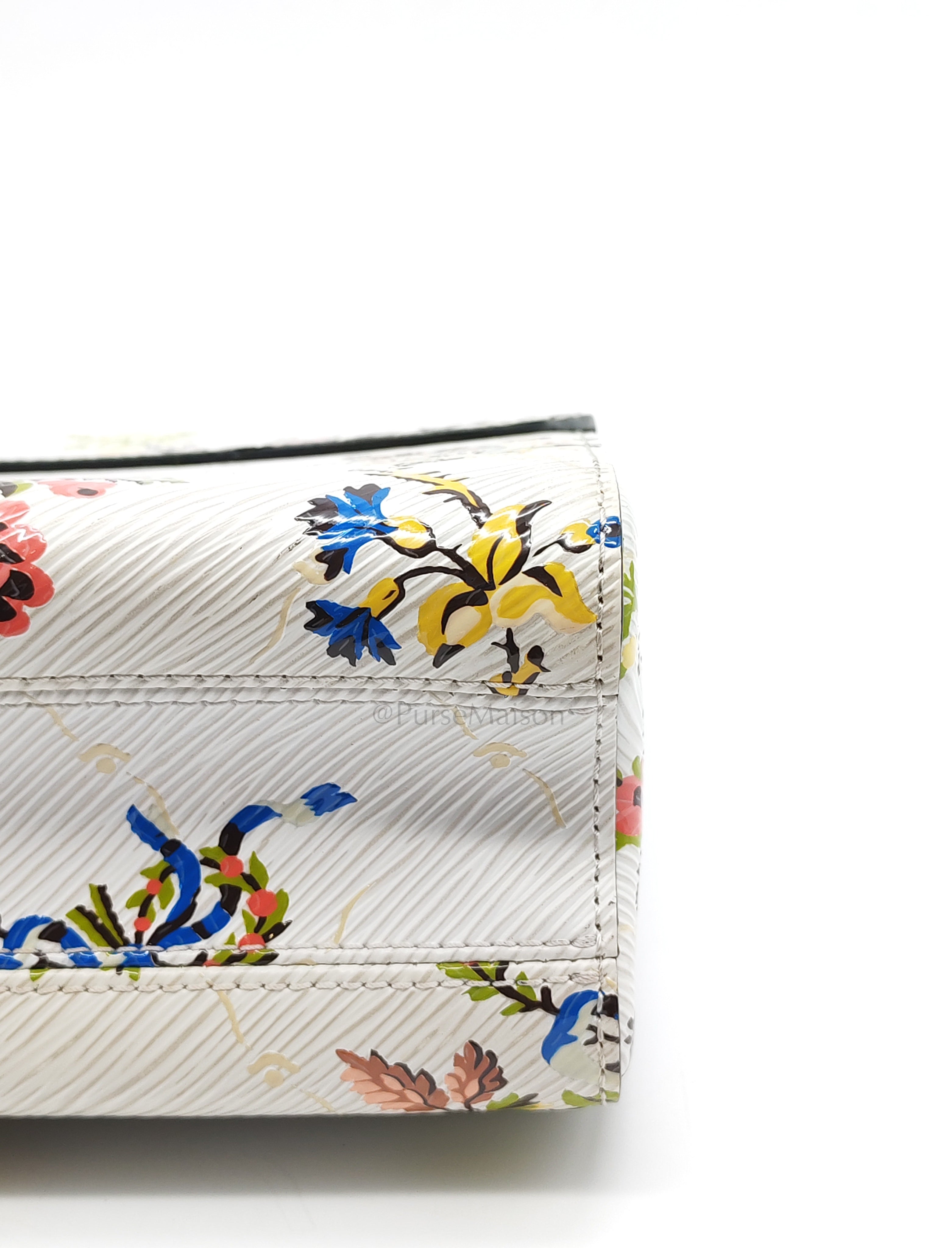 Twist Lock MM in White Romantic Blossom Epi Leather & Gold Hardware (Date Code: SR0138)