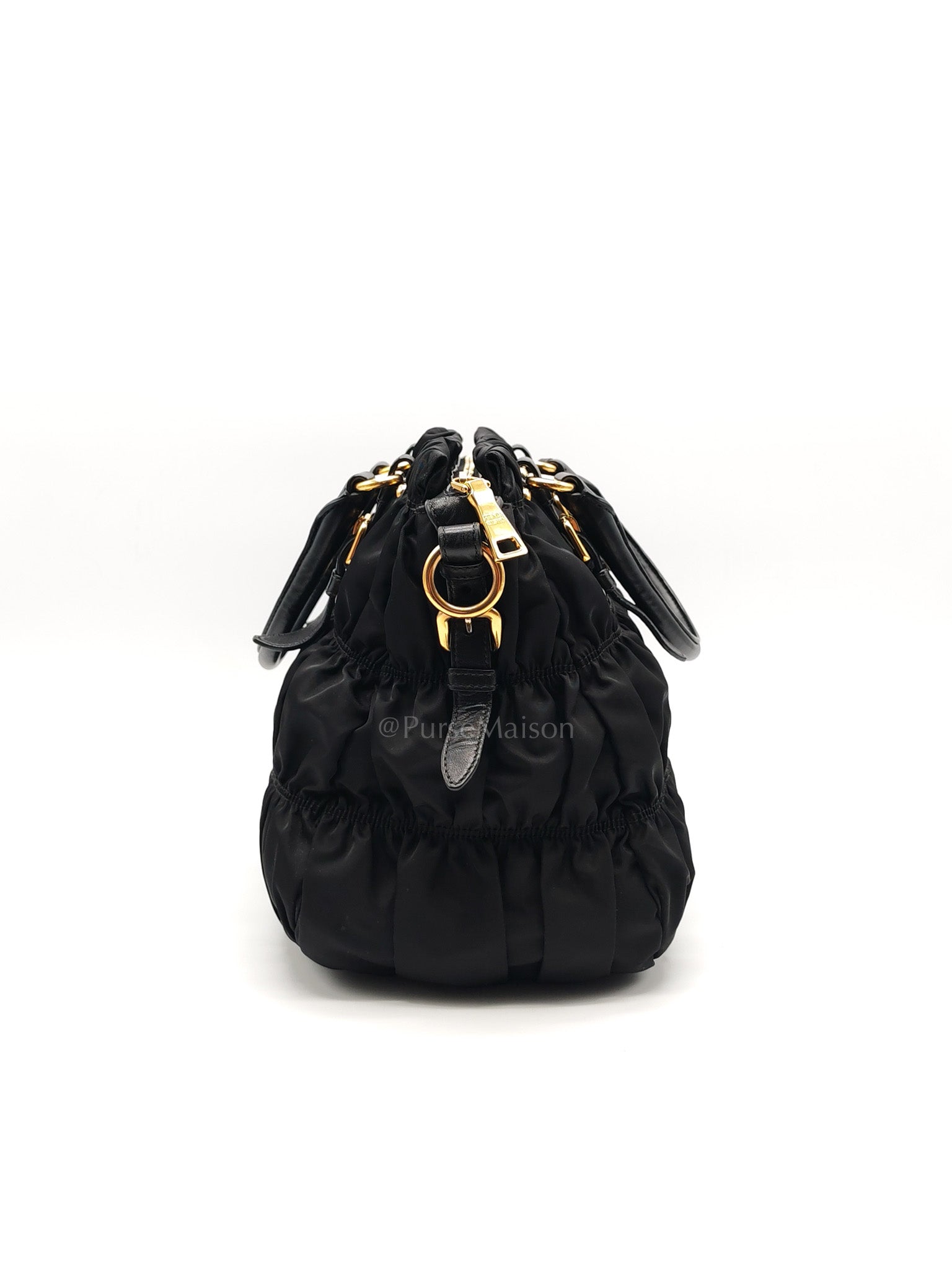 Tessuto Gaufre in Black Nylon Shoulder Bag