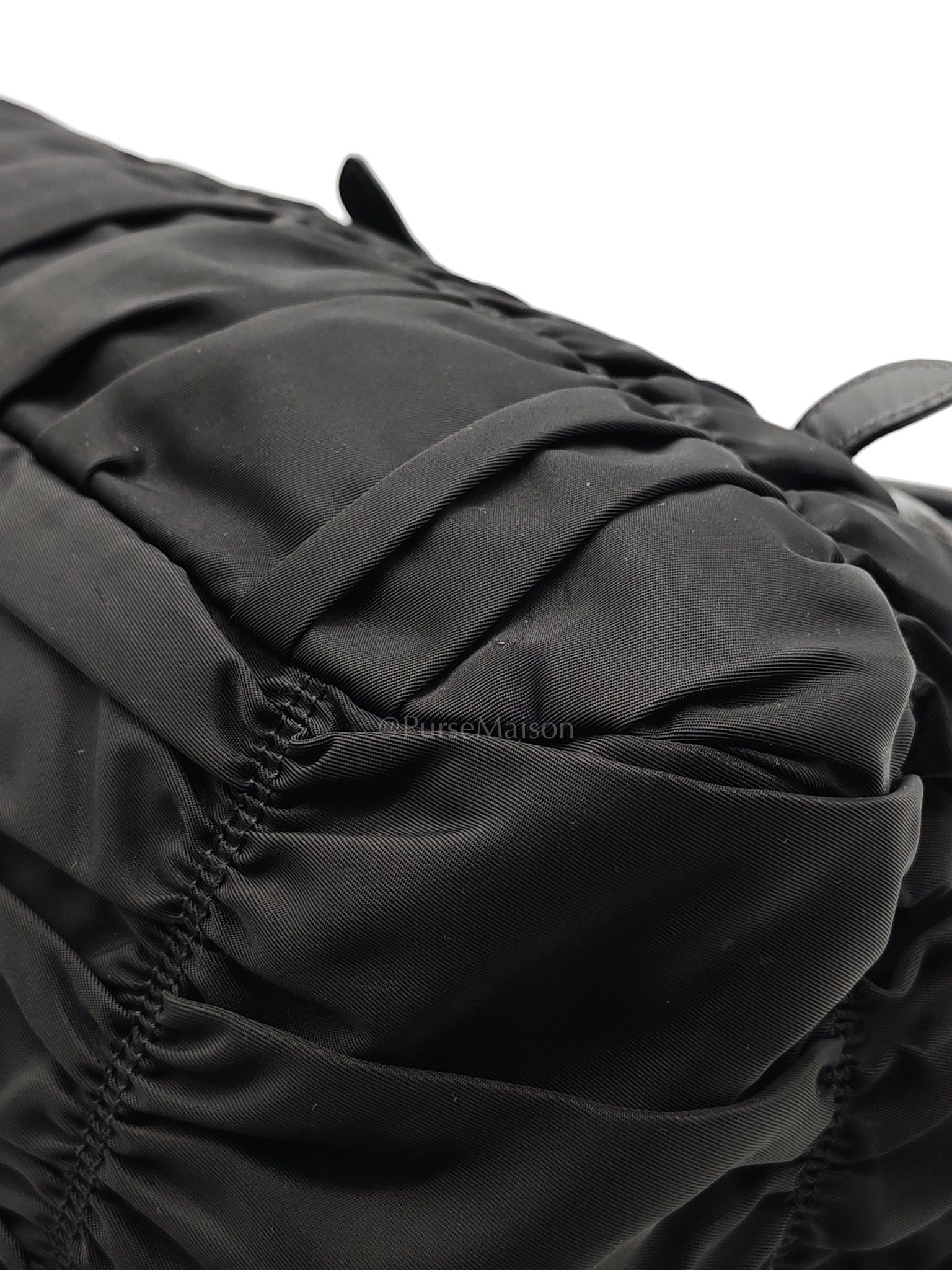 Tessuto Gaufre in Black Nylon Shoulder Bag