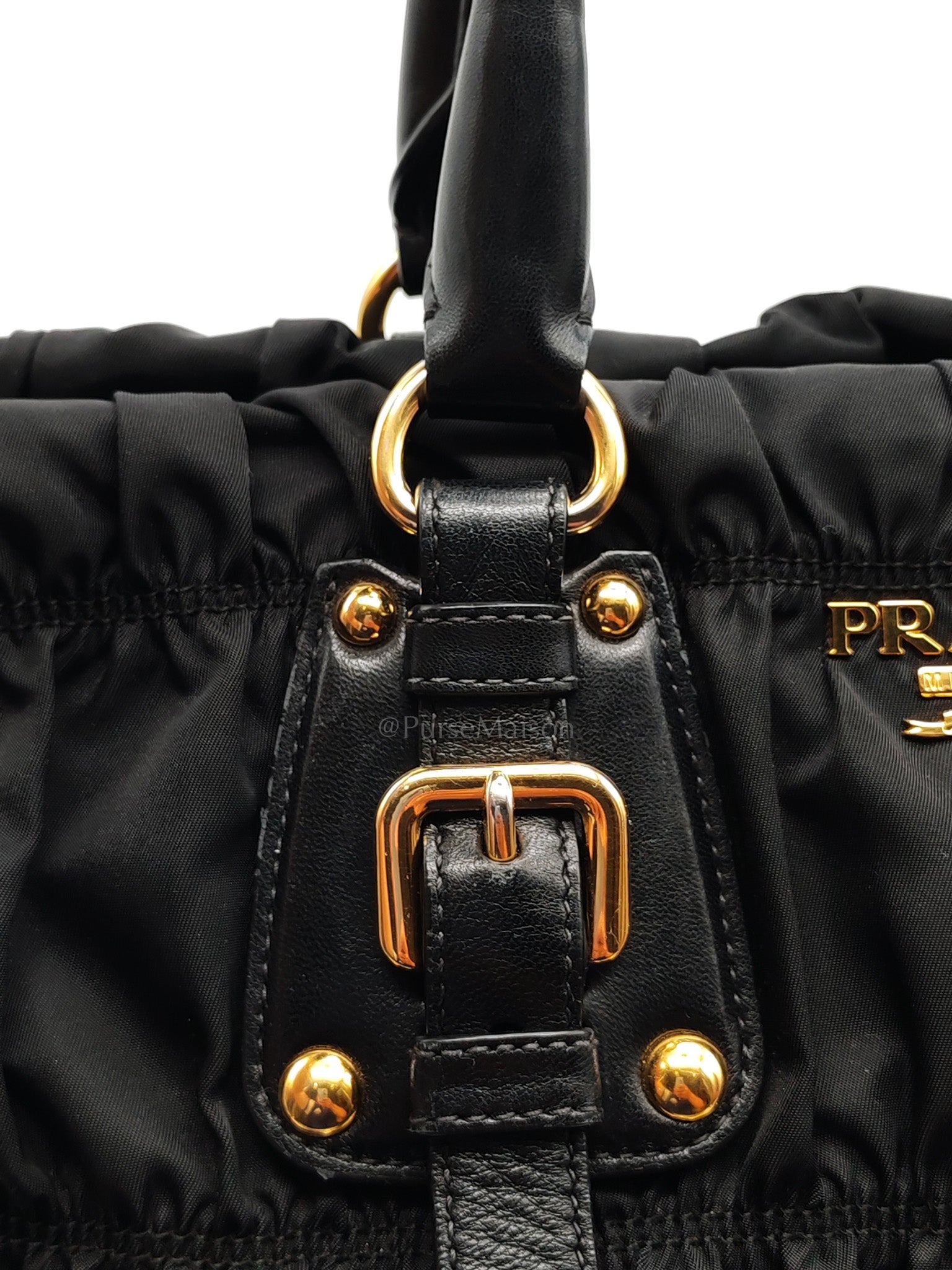 Tessuto Gaufre in Black Nylon Shoulder Bag
