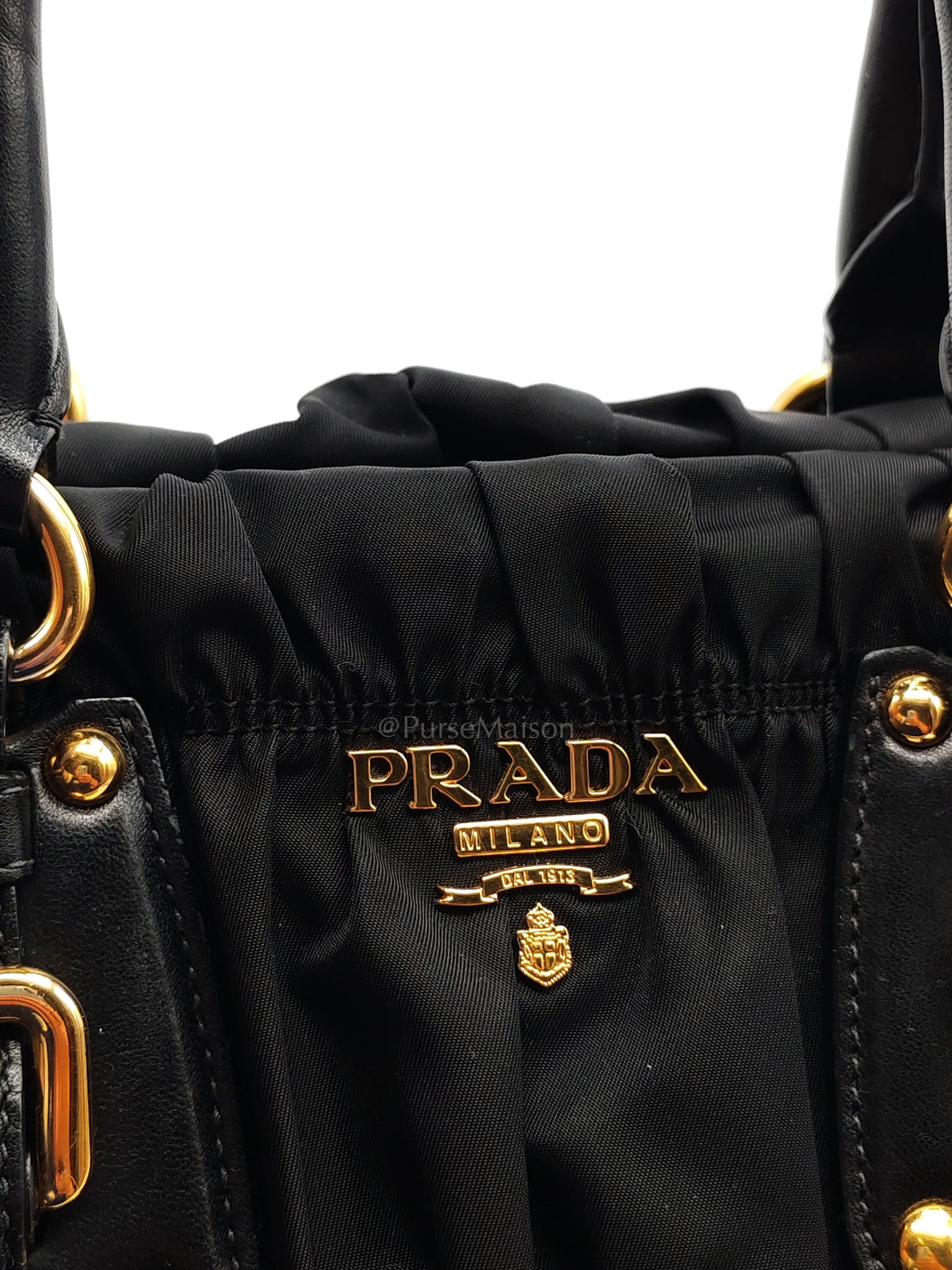Tessuto Gaufre in Black Nylon Shoulder Bag