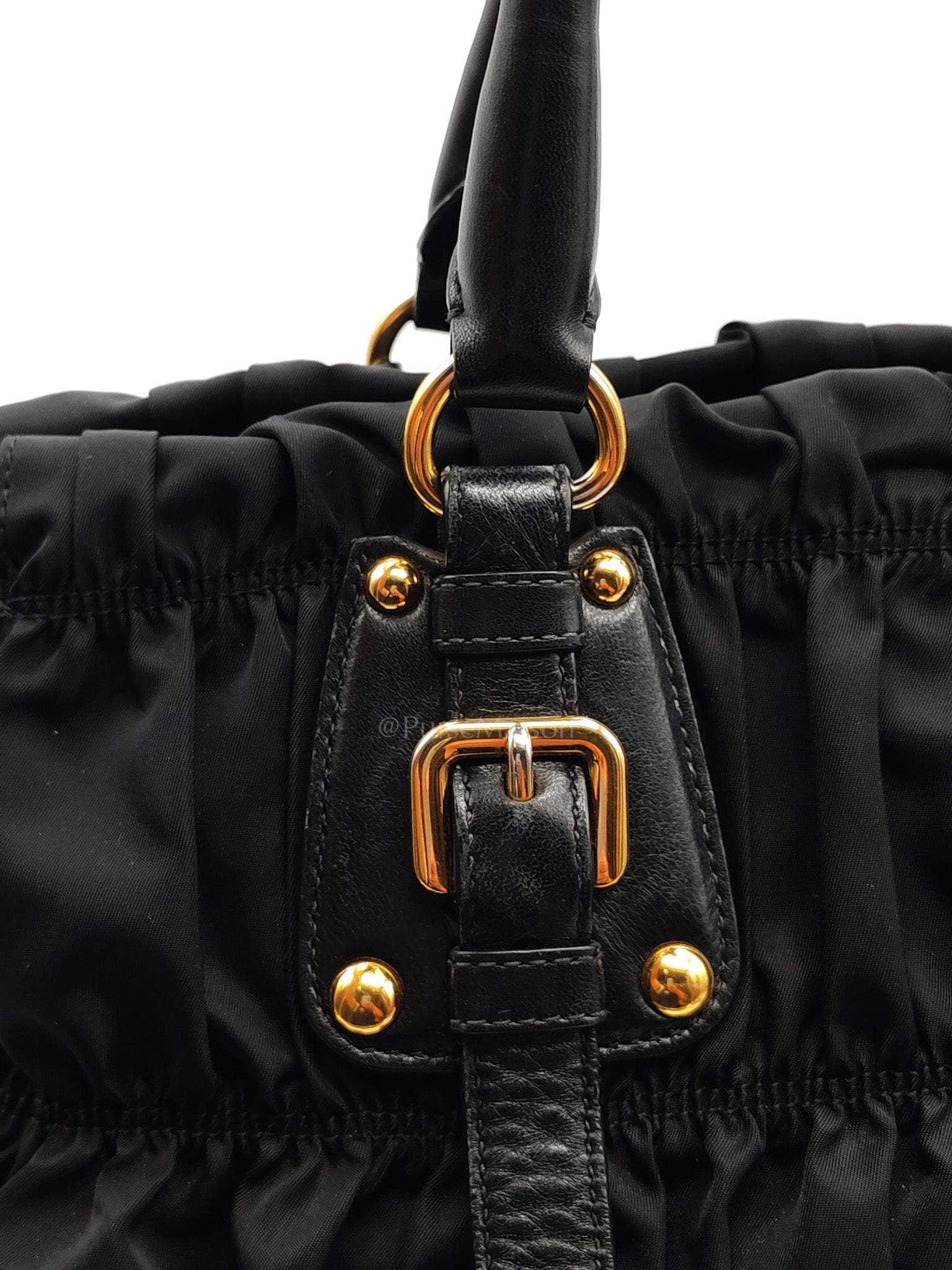 Tessuto Gaufre in Black Nylon Shoulder Bag