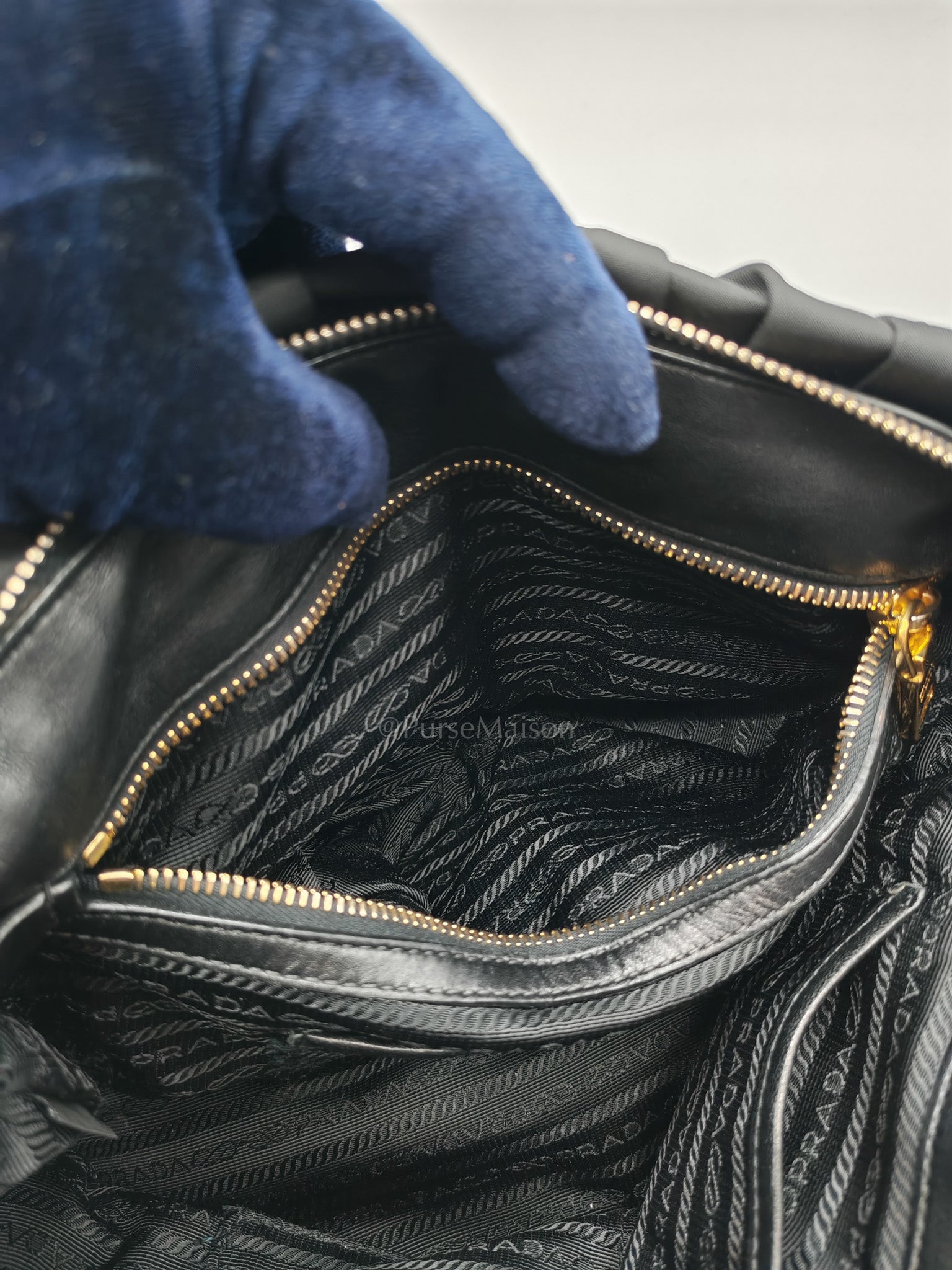 Tessuto Gaufre in Black Nylon Shoulder Bag