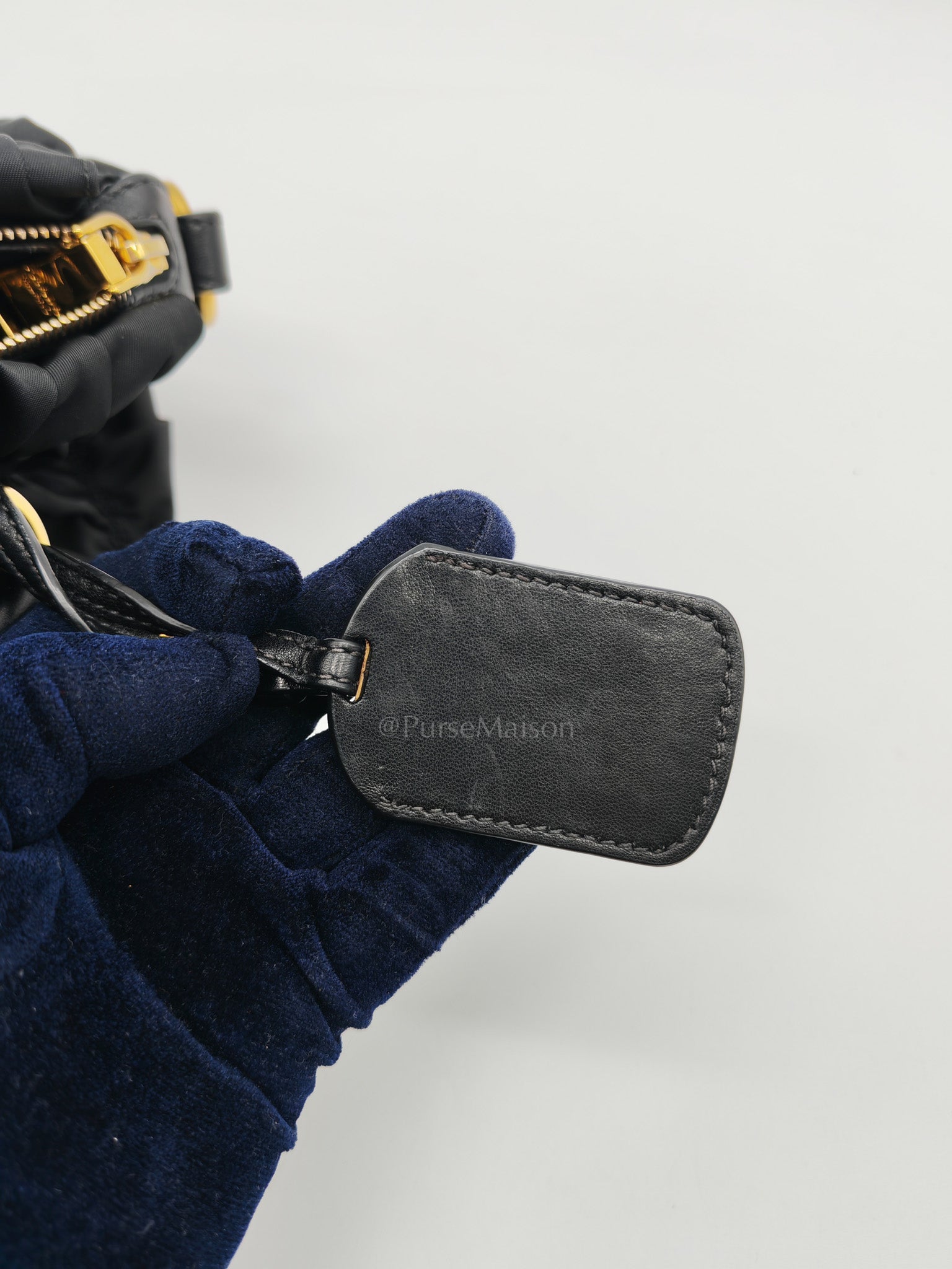 Tessuto Gaufre in Black Nylon Shoulder Bag
