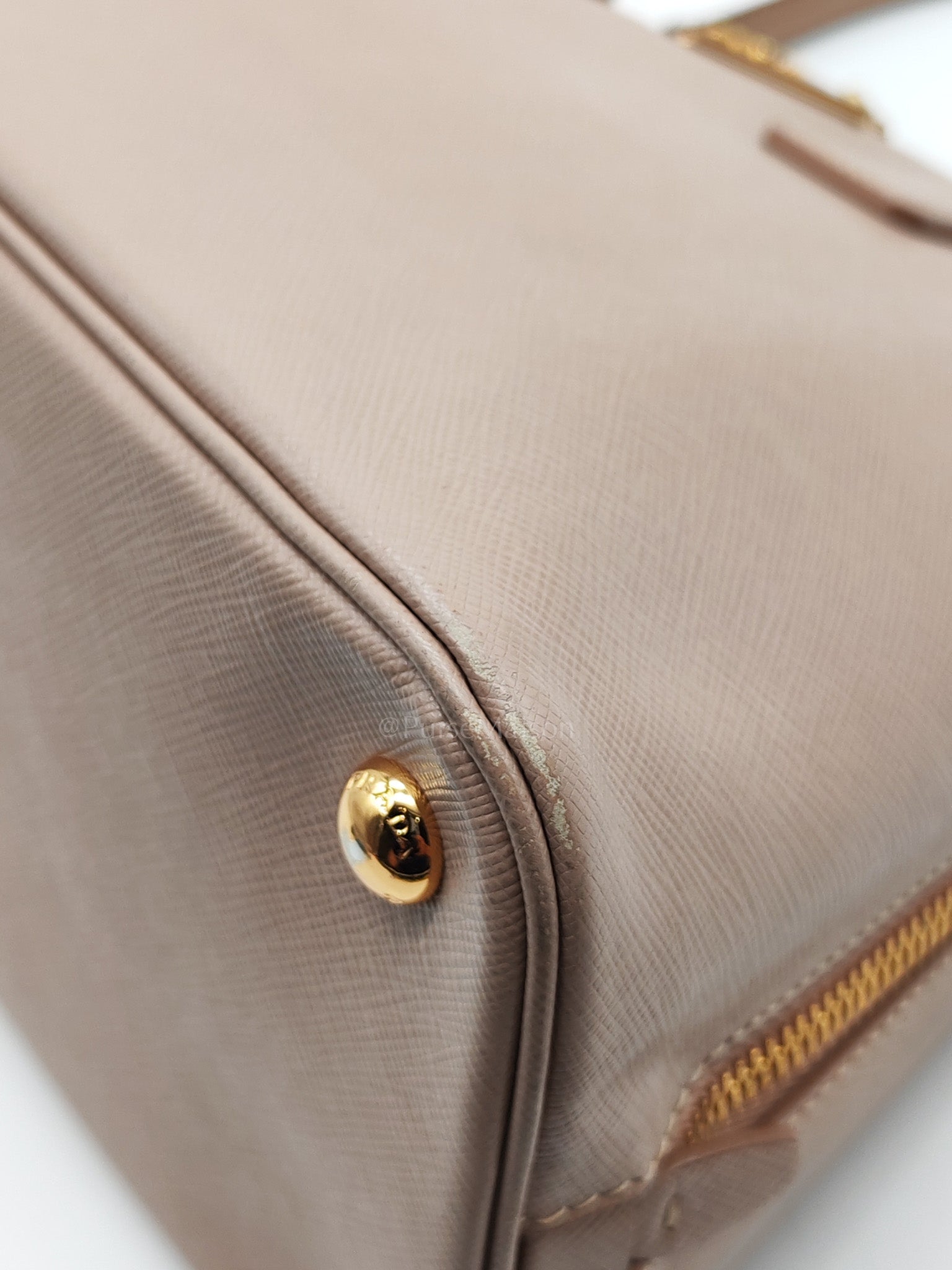 Promenade Bag Medium in Beige Saffiano Lux Leather