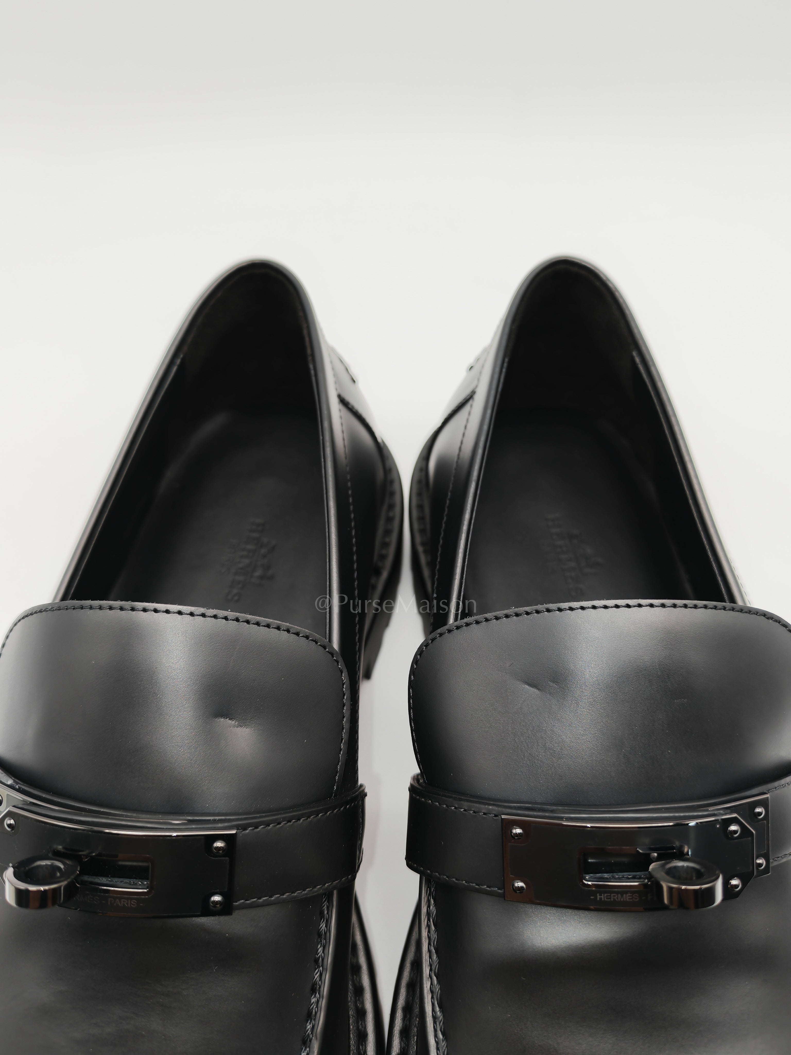 Kelly Loafers in Black Size 42 EU (27cm) Stamp W (2024)