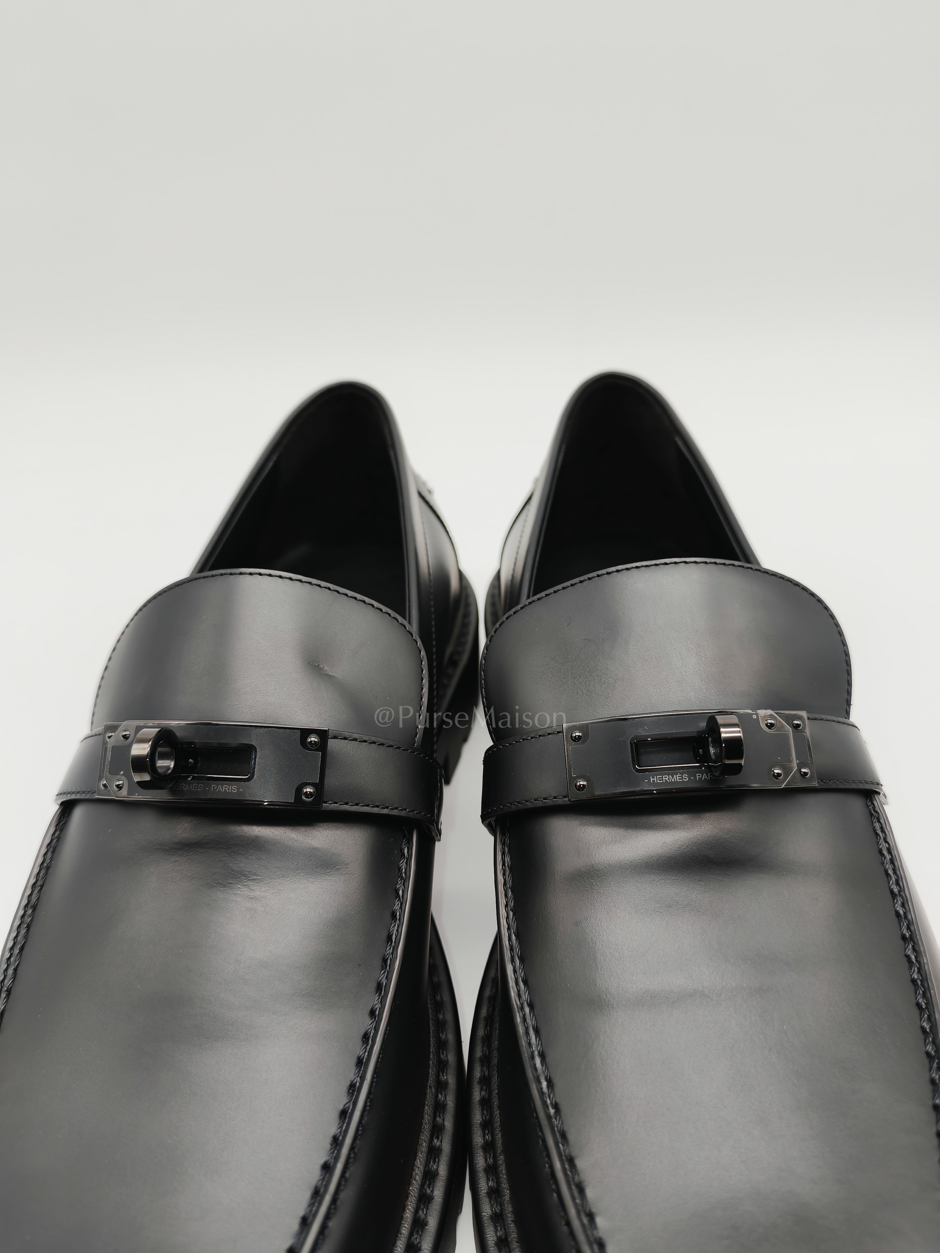 Kelly Loafers in Black Size 42 EU (27cm) Stamp W (2024)