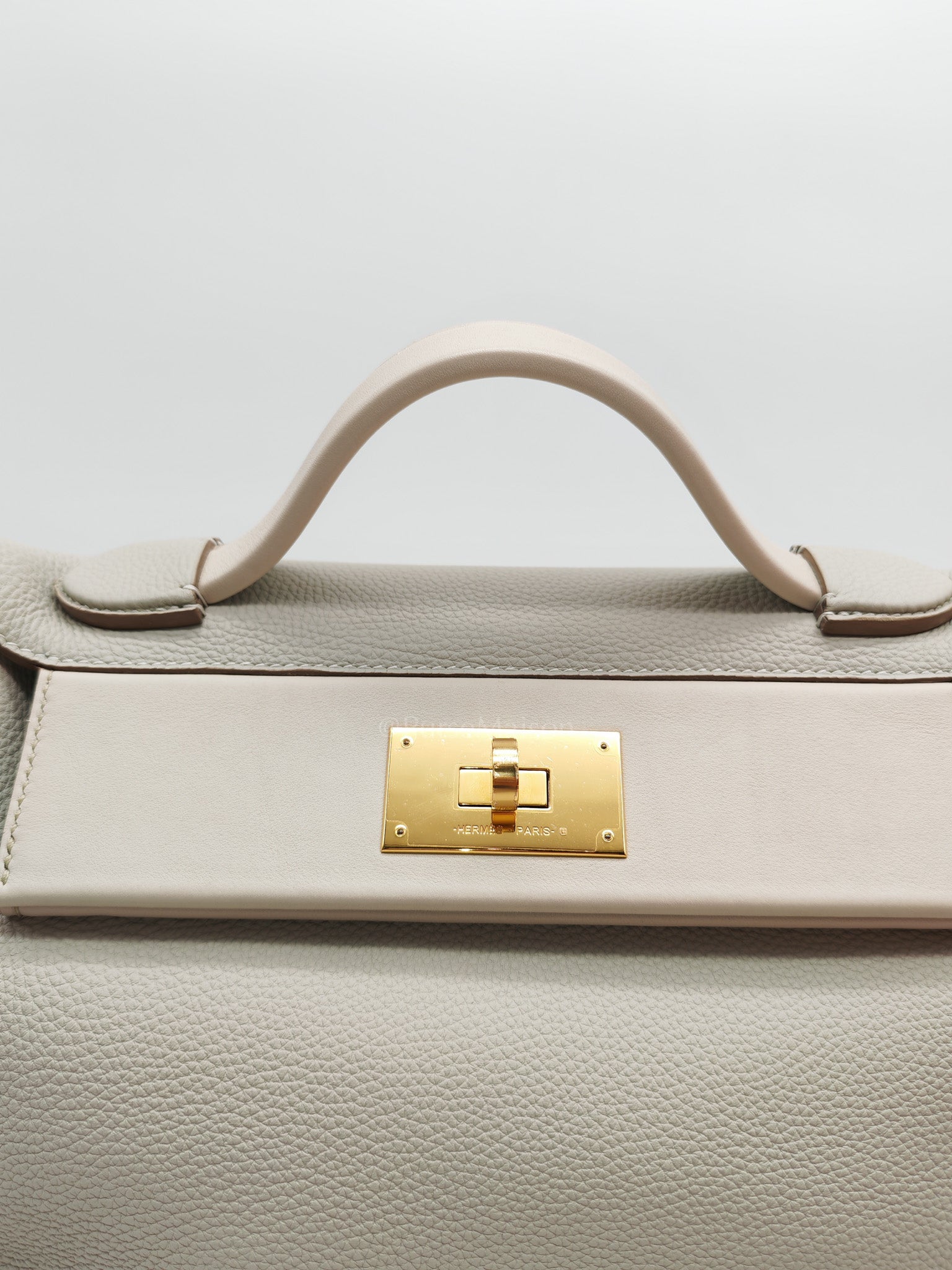 24/24 29 Bag in Beton Togo Leather & Gold Hardware Stamp Y (2020)
