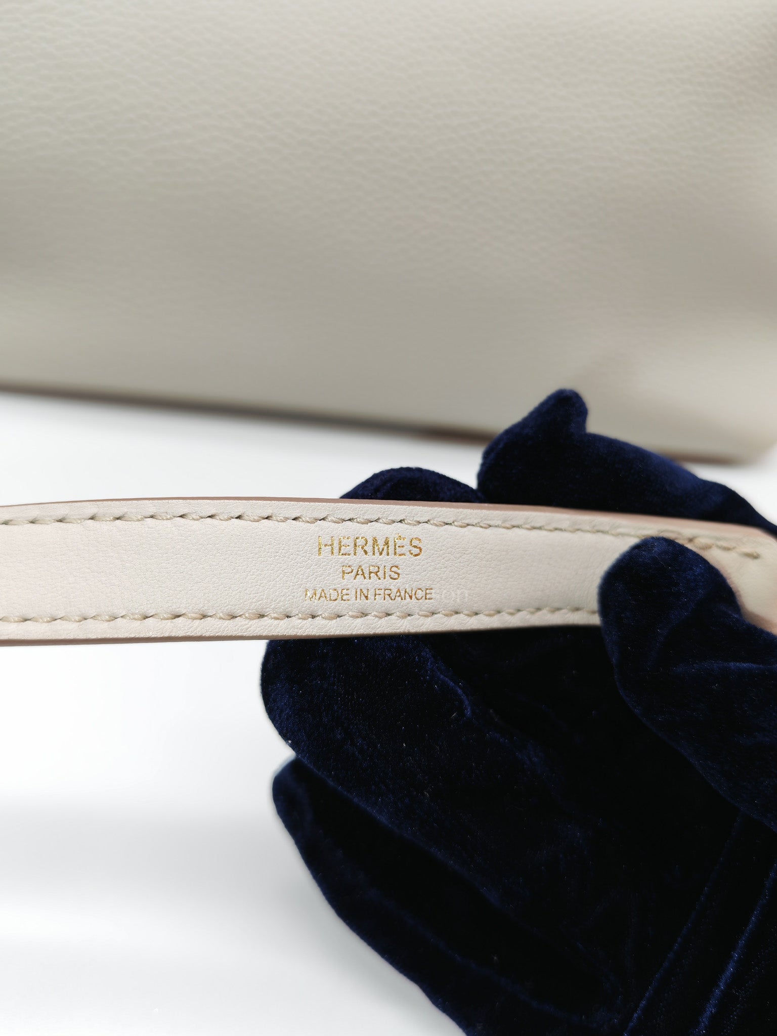 24/24 29 Bag in Beton Togo Leather & Gold Hardware Stamp Y (2020)