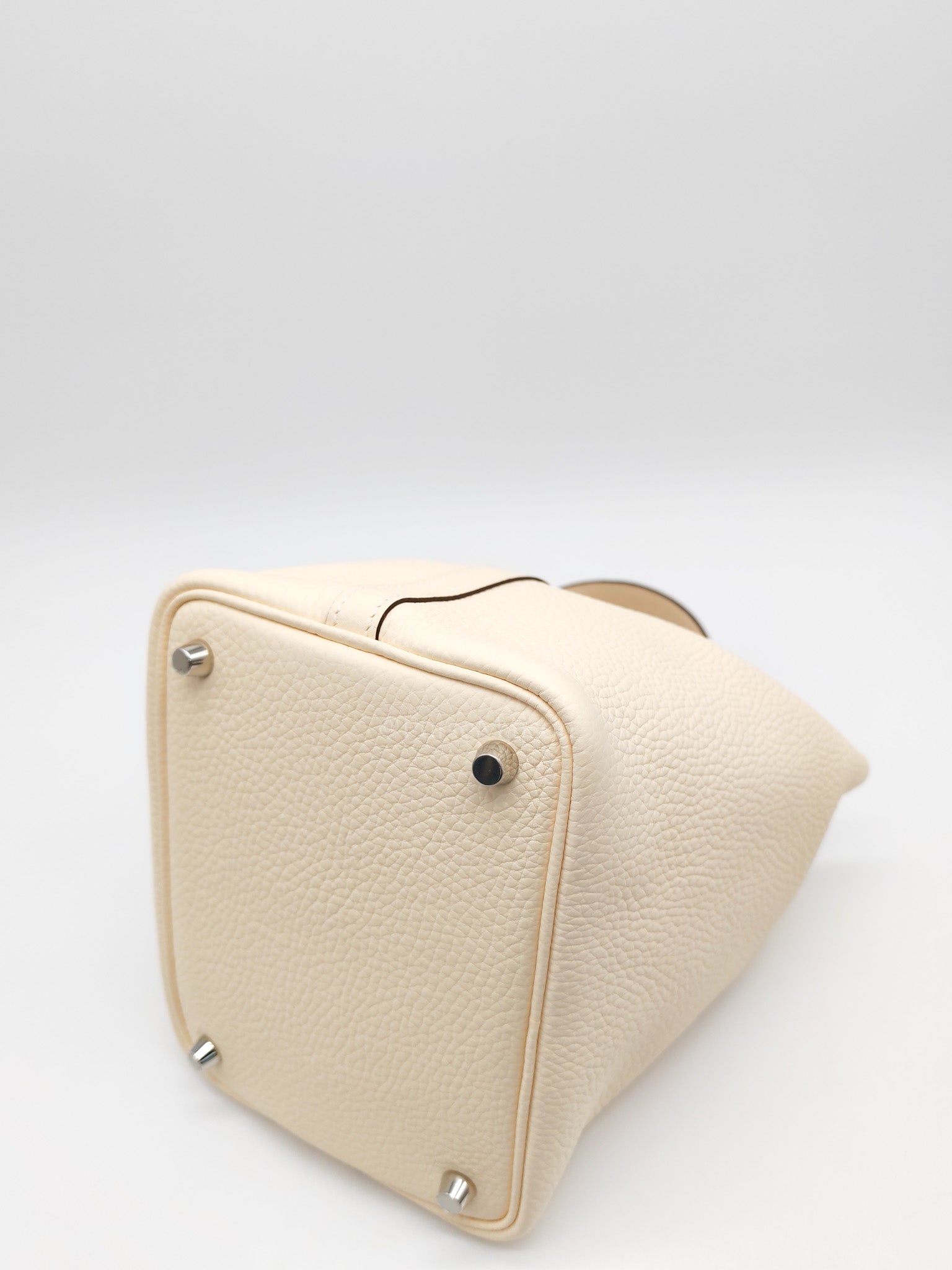 Picotin Lock 18 in Nata Clemence Leather & Palladium Hardware Stamp B(2023)