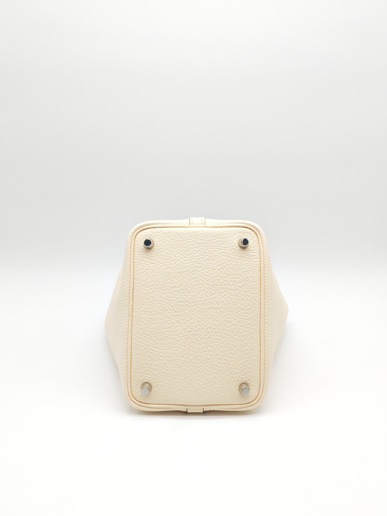 Picotin Lock 18 in Nata Clemence Leather & Palladium Hardware Stamp B(2023)