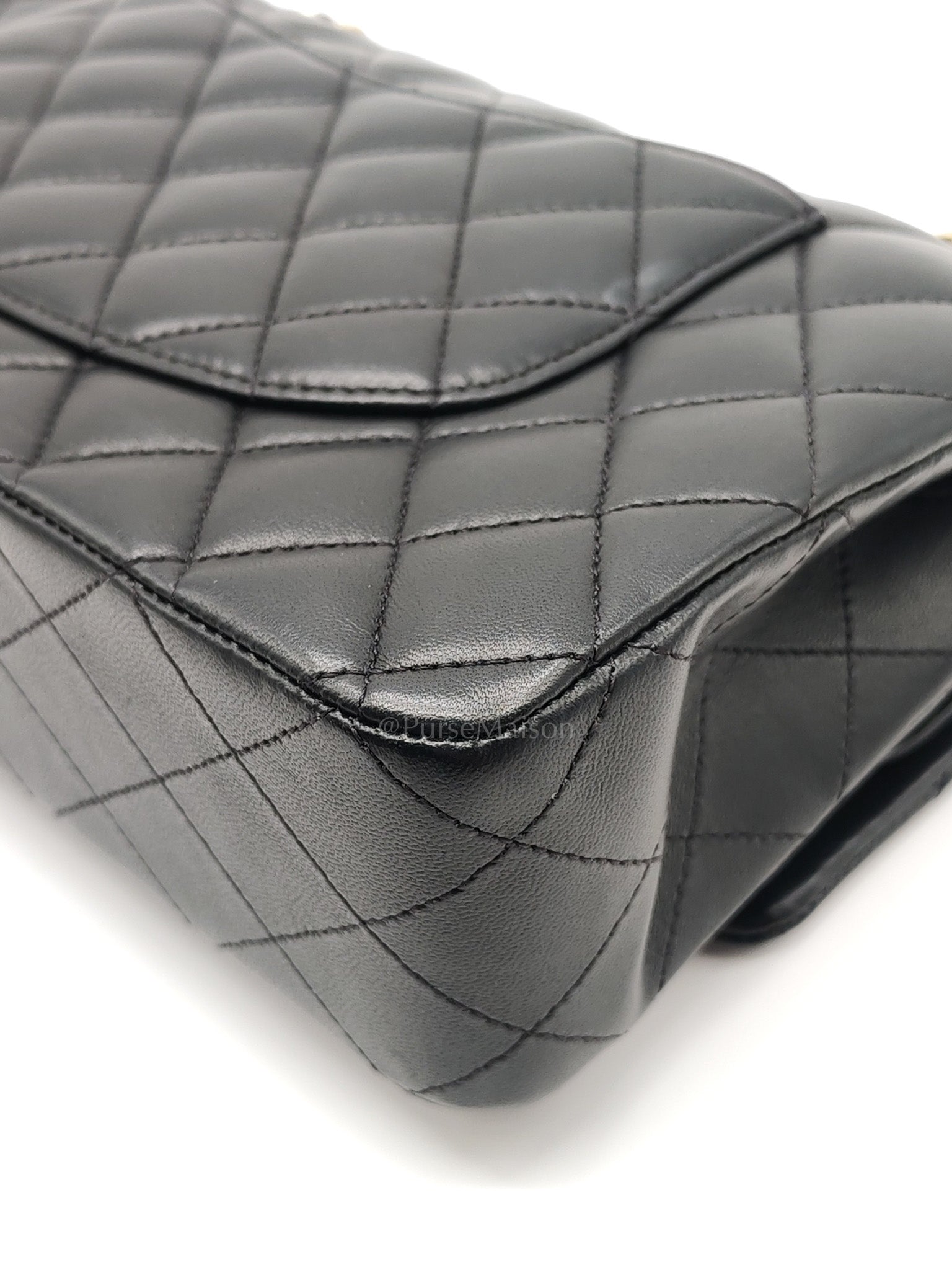 Classic Double Flap Medium in Black Quilted Lambskin Leather & Gold Hardware Microchip