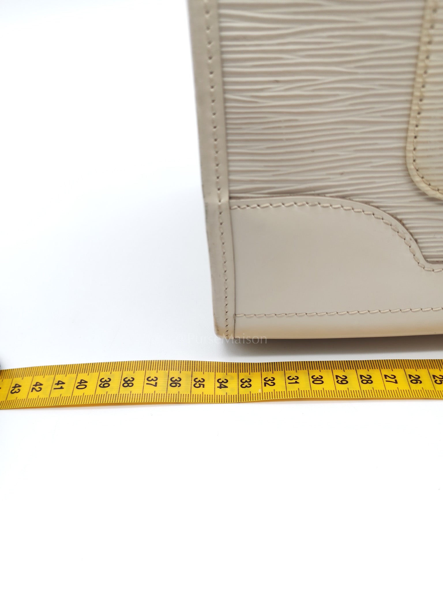 Medeleine GM Bag in White Epi Leather & Silver Hardware (Datecode: AR1099)