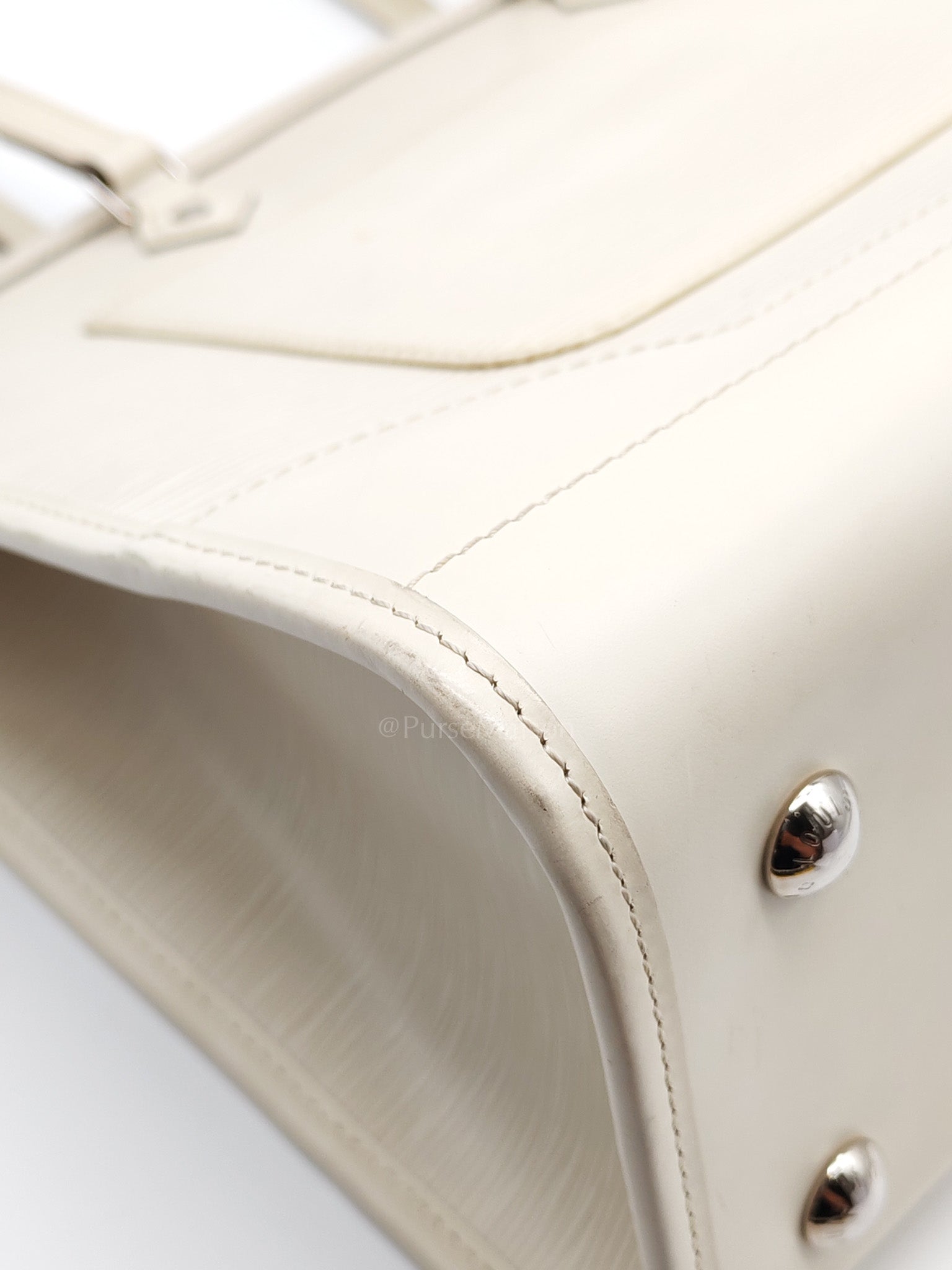 Medeleine GM Bag in White Epi Leather & Silver Hardware (Datecode: AR1099)